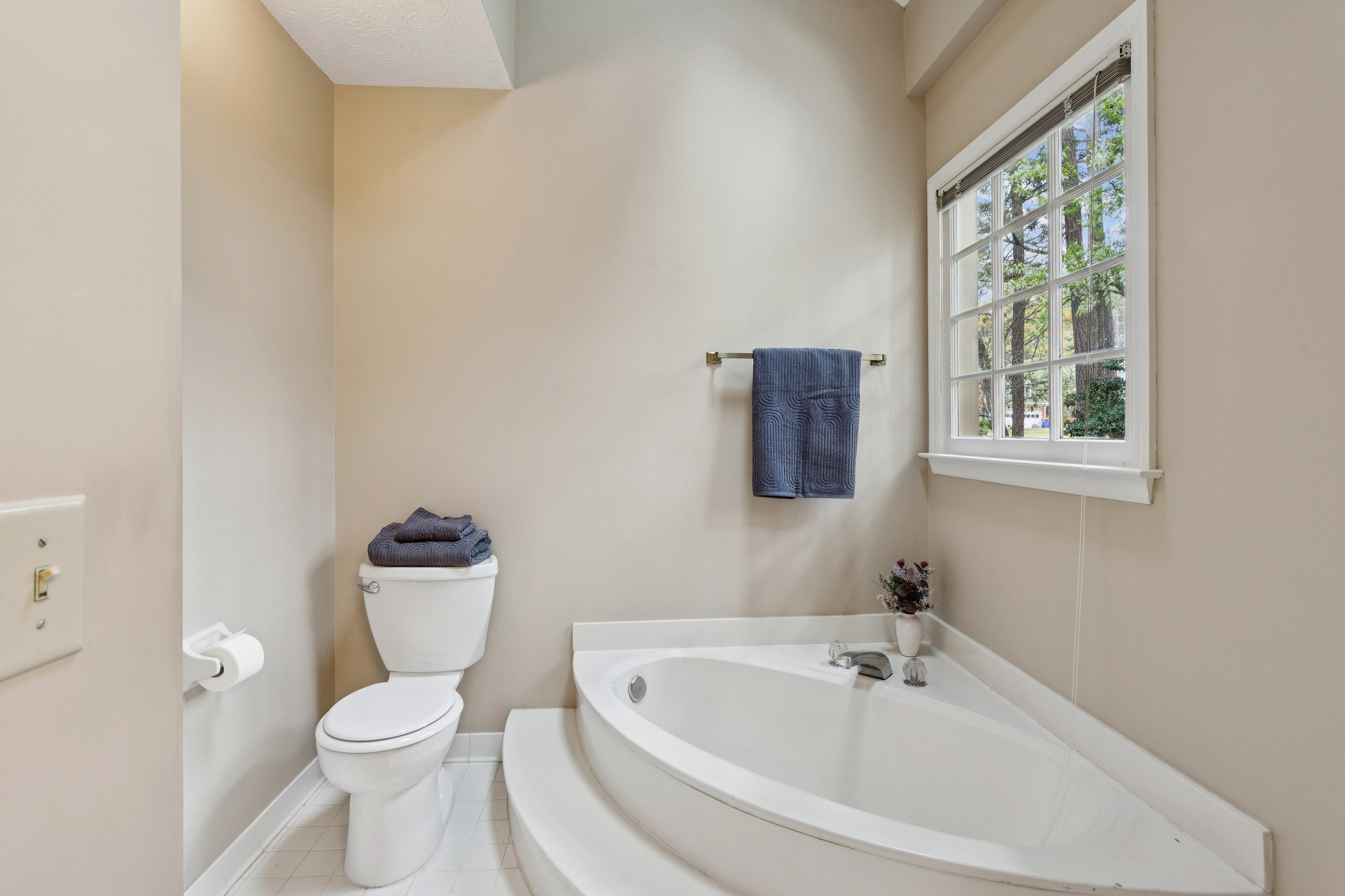  Beautiful Home on Corner Lot in Coveted Princeton Mill Subdivision - 物件實景