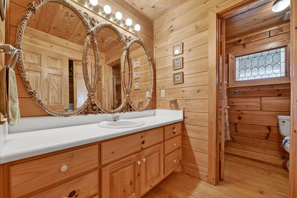 Ellijay, Georgia, 30536, United States, 3 Bedrooms Bedrooms, ,3 BathroomsBathrooms,Residential,For Sale,2009787