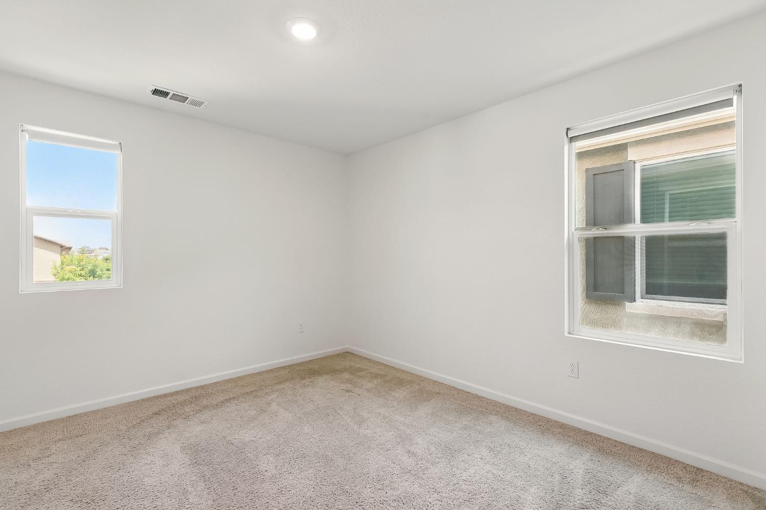 Elk Grove, California, 95758, United States, 4 Bedrooms Bedrooms, ,3 BathroomsBathrooms,Residential,For Sale,1847493