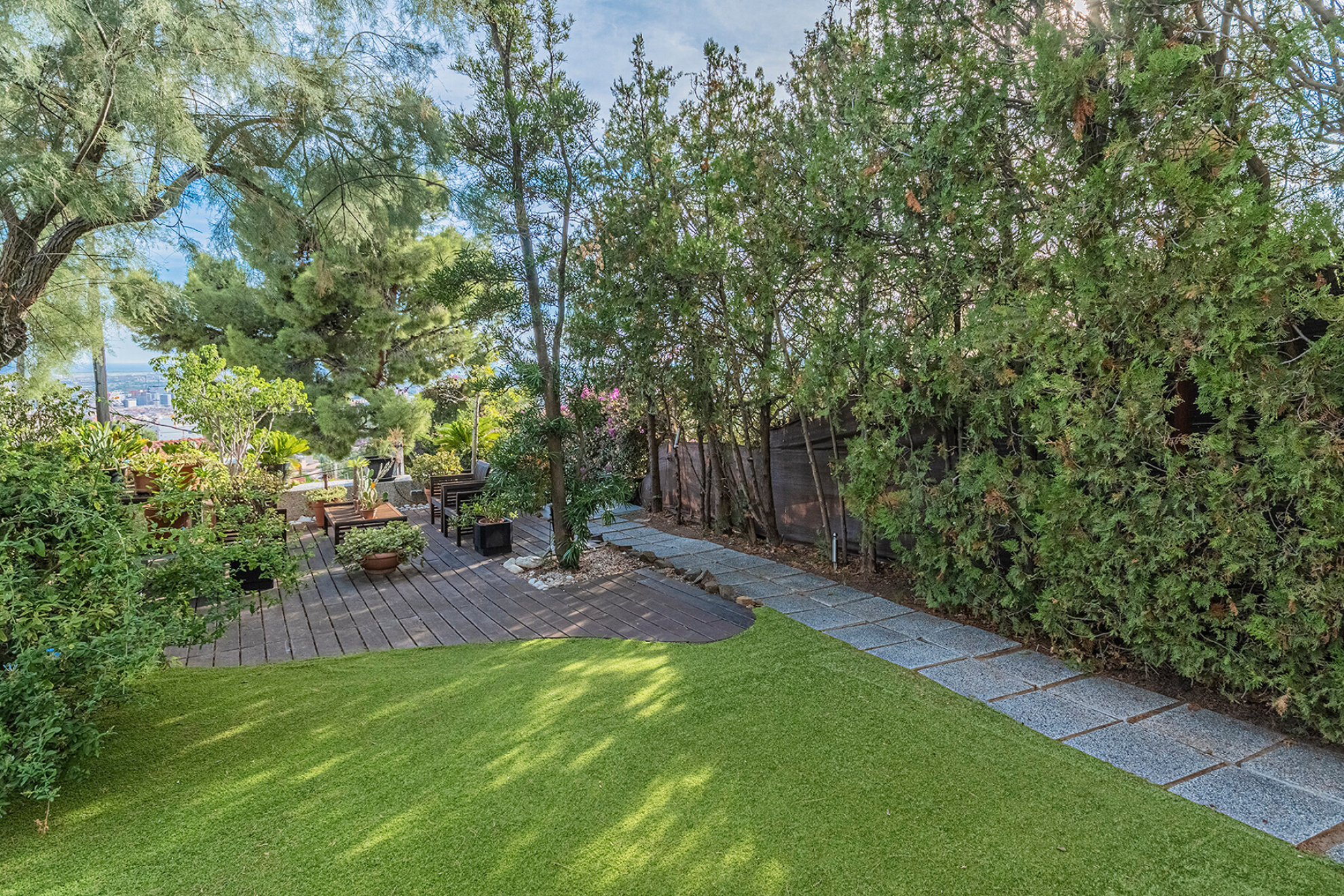  Exclusive single-family home with a large yard, views, and privacy in La Miranda - 物件實景