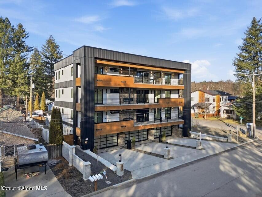 Coeur d'Alene, Idaho, 83814, United States, 3 Bedrooms Bedrooms, ,4 BathroomsBathrooms,Residential,For Sale,2018272