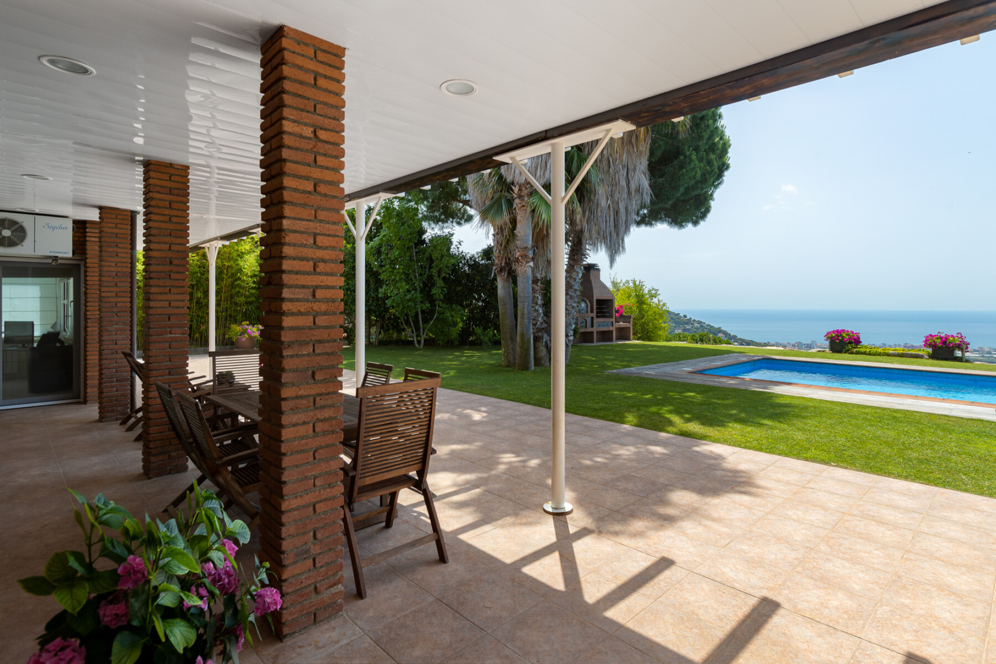  Villa with pool in an unbeatable location - 物件實景