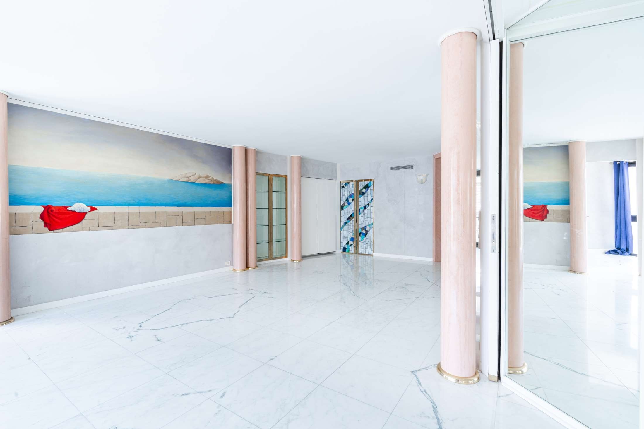  Monte Carlo Star, Wide apartement to renovate in the Carré d