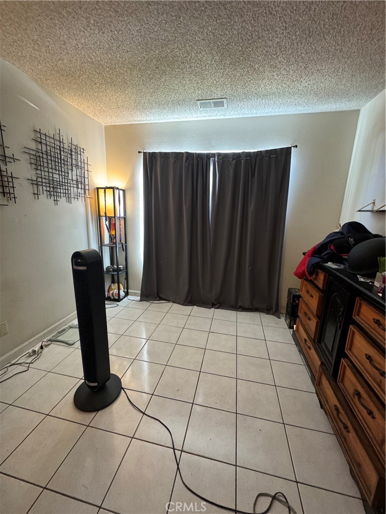 Bloomington, California, 92316, United States, 3 Bedrooms Bedrooms, ,2 BathroomsBathrooms,Residential,For Sale,2009954