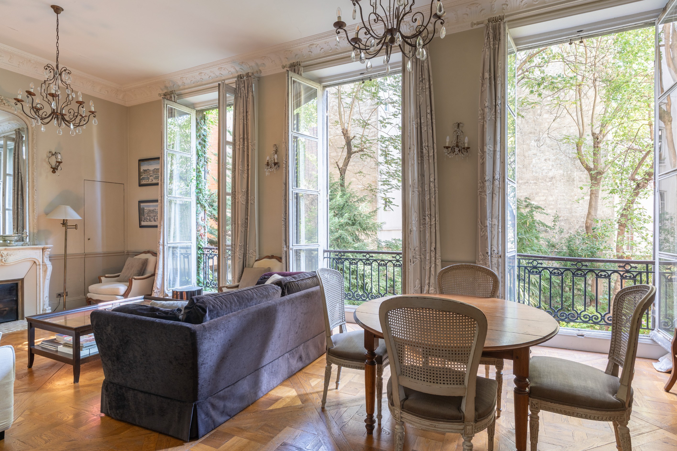  Elegant apartment overlooking a beautifully landscaped garden - 物件實景