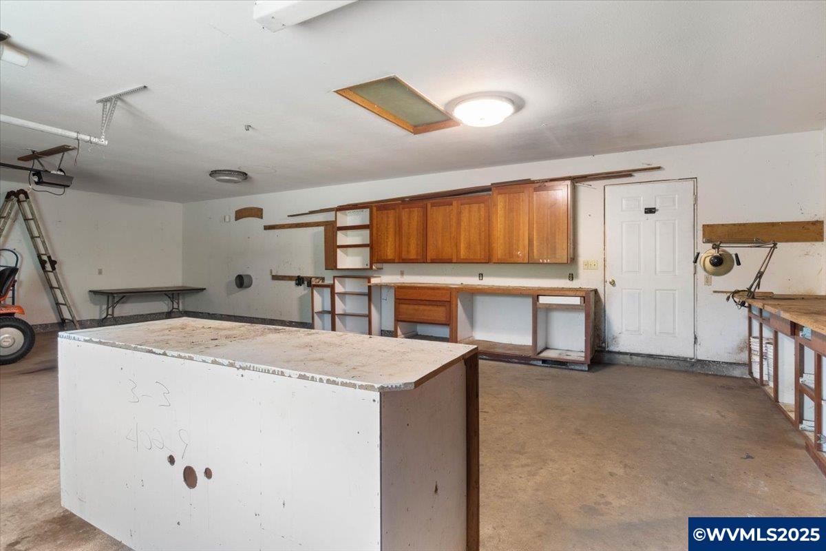 Lebanon, Oregon, 97355, United States, 3 Bedrooms Bedrooms, ,2 BathroomsBathrooms,Residential,For Sale,1991965