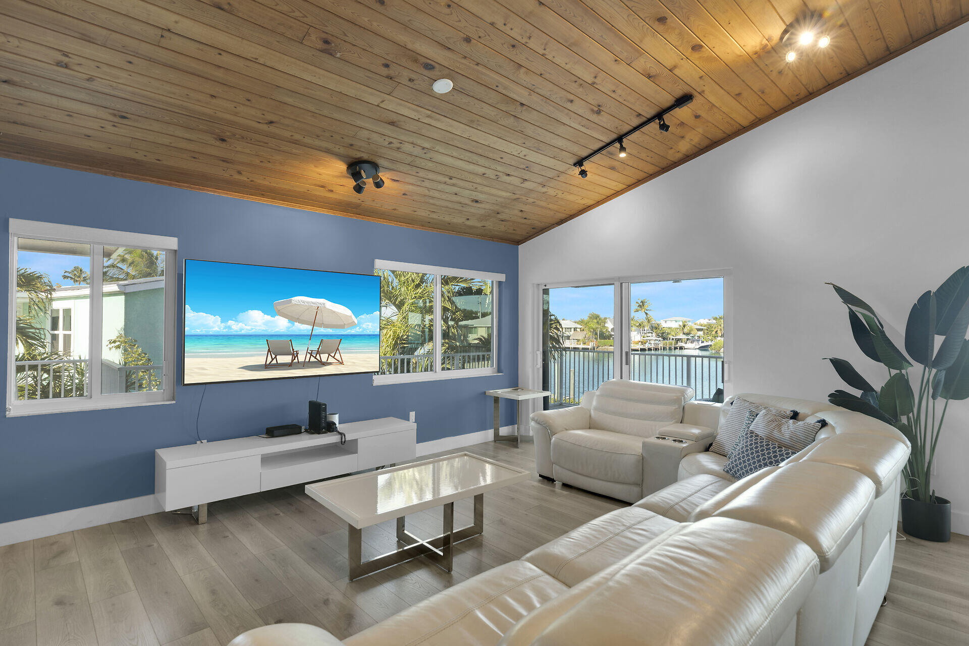 MARATHON, Florida, 33050, United States, 4 Bedrooms Bedrooms, ,3 BathroomsBathrooms,Residential,For Sale,1996240