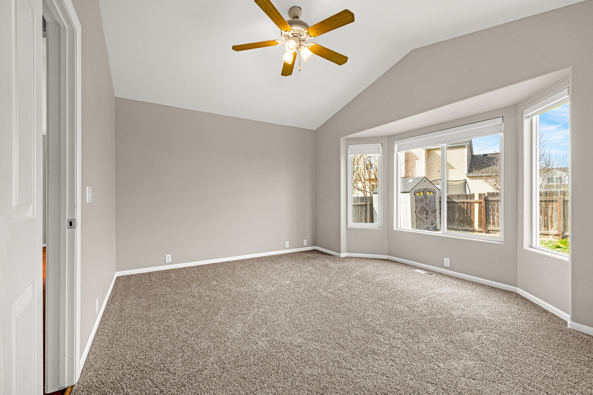  Amazing main level living opportunity in desirable Ridgeview at Stetson Hills - 物件實景