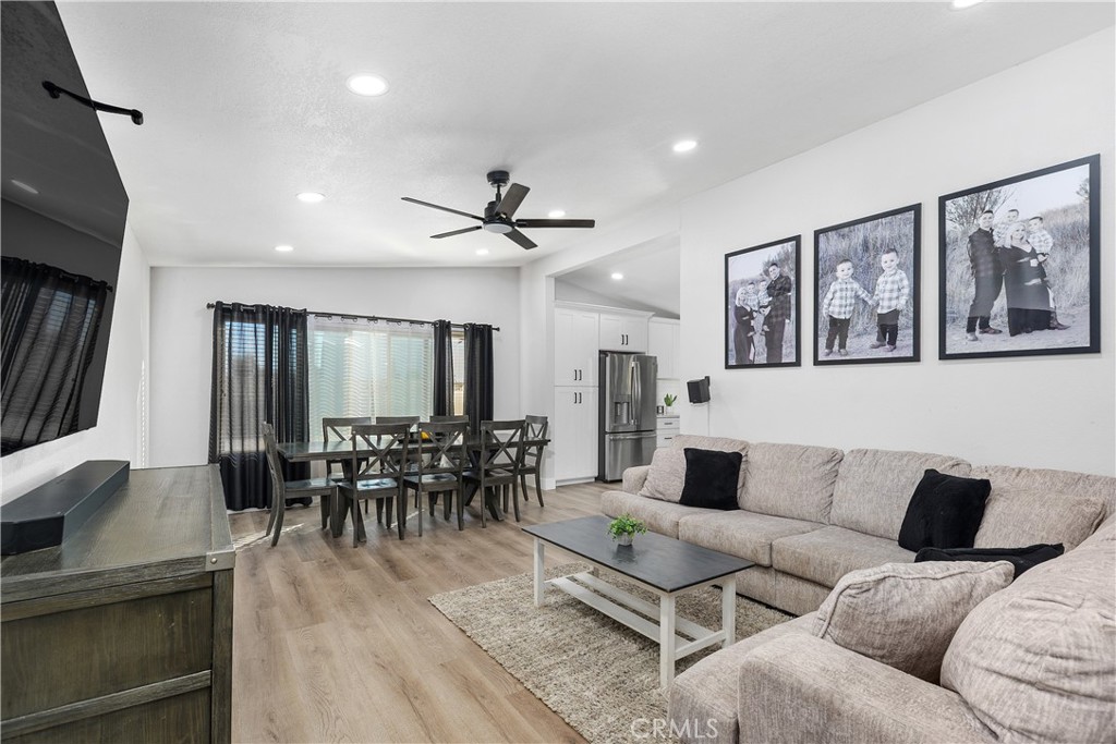 Jurupa Valley, California, 92509, United States, 4 Bedrooms Bedrooms, ,2 BathroomsBathrooms,Residential,For Sale,1987819