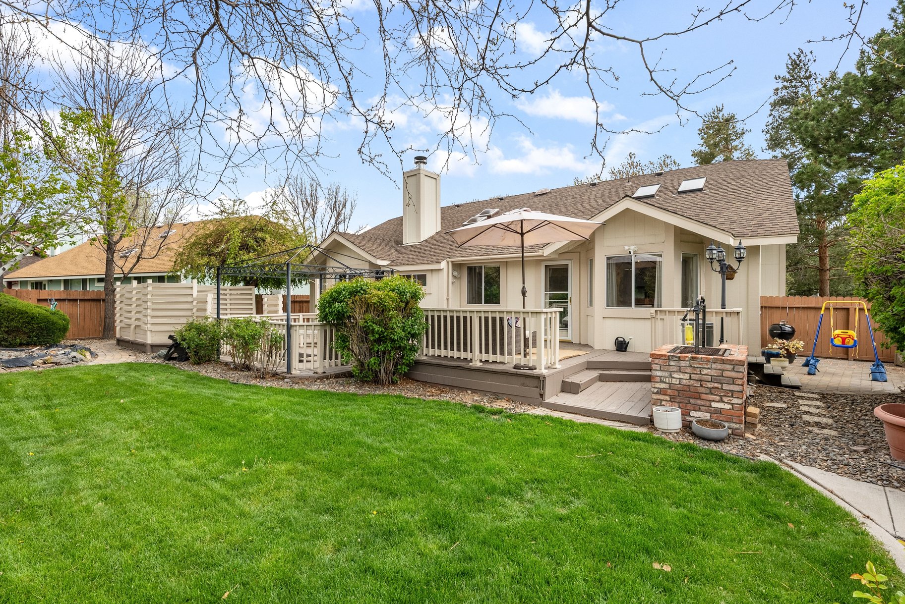  Windhaven Home with Designer Kitchen and Extensive Upgrades - 物件實景