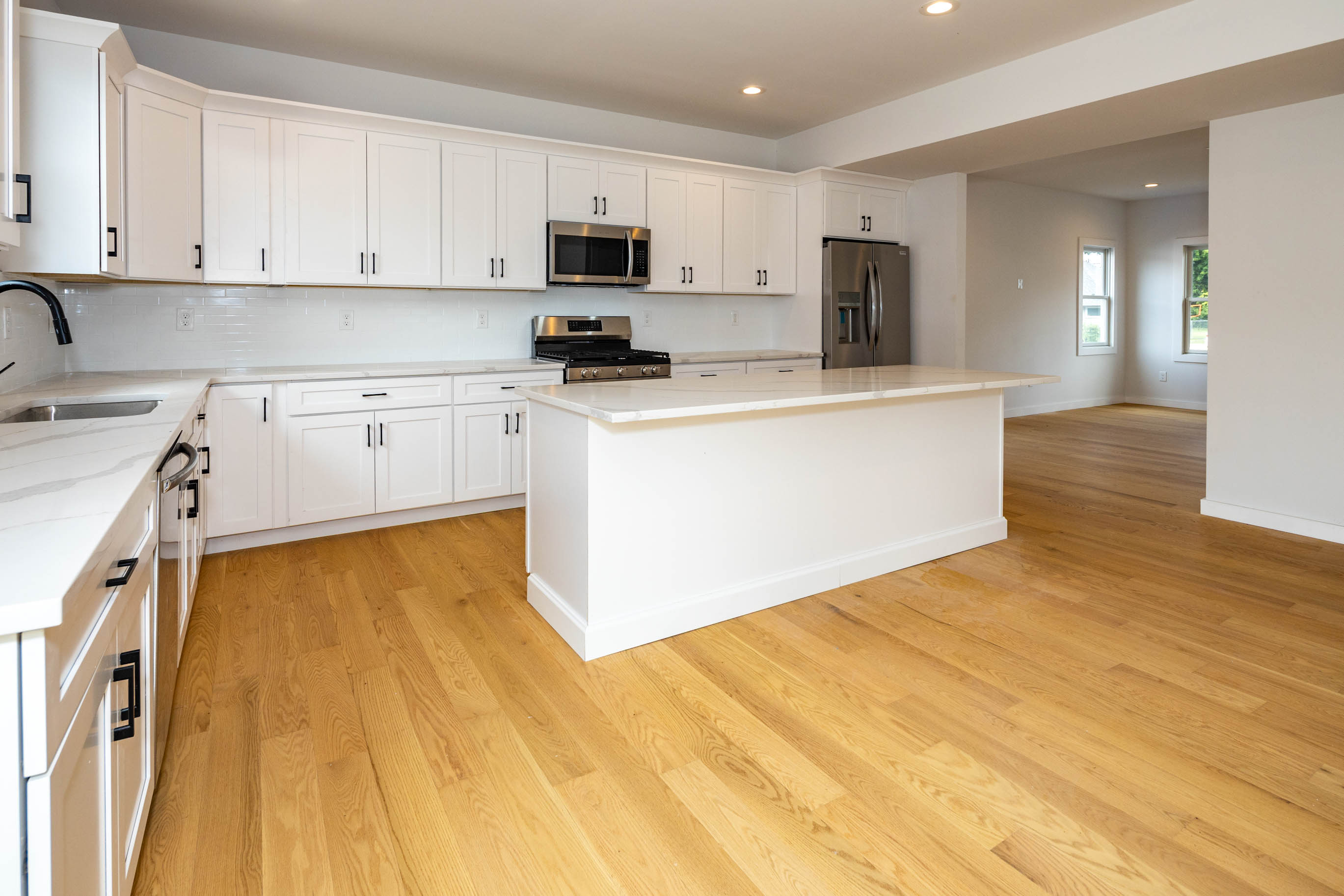 Edison, New Jersey, 08817, United States, 5 Bedrooms Bedrooms, ,4 BathroomsBathrooms,Residential,For Sale,1943601