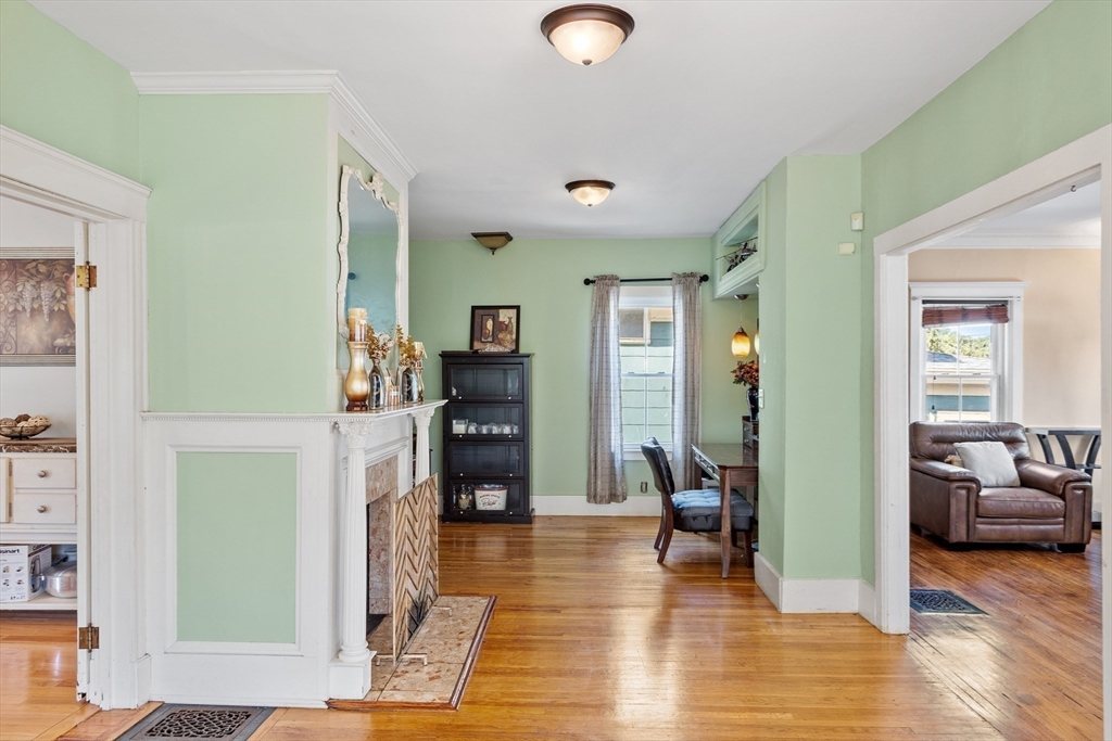 Brockton, Massachusetts, 02301, United States, 3 Bedrooms Bedrooms, ,2 BathroomsBathrooms,Residential,For Sale,1938670