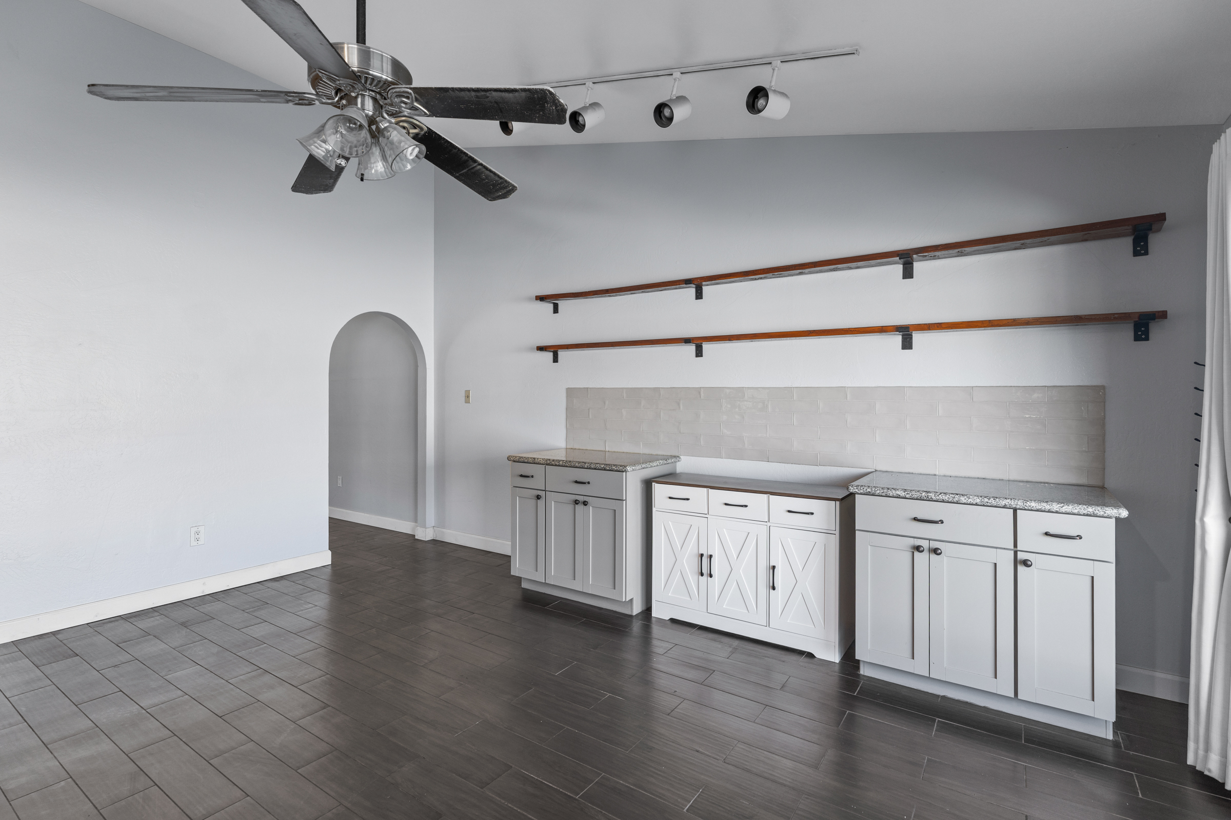 Tempe, Arizona, 85283, United States, 4 Bedrooms Bedrooms, ,2 BathroomsBathrooms,Residential,For Sale,1976655