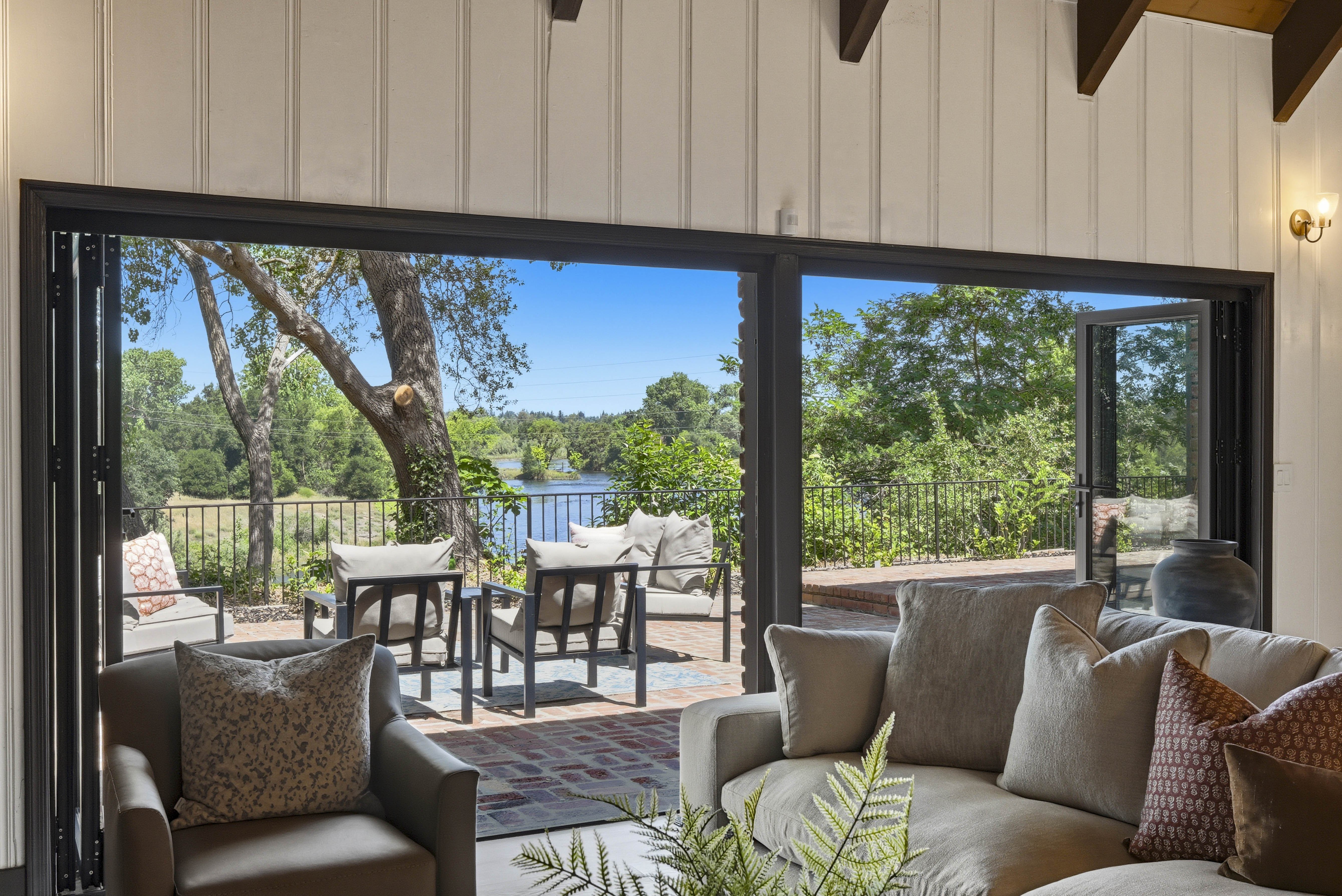  9815 Mira Del Rio Drive, Sacramento, CA 95827 - 物件實景