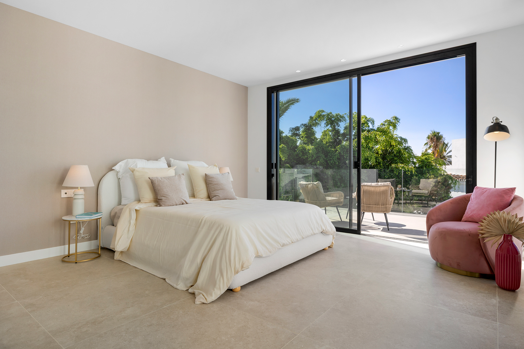  Newly Built Villa a Short Walk to the Beach in the Prestigious Marbesa Area - 物件實景
