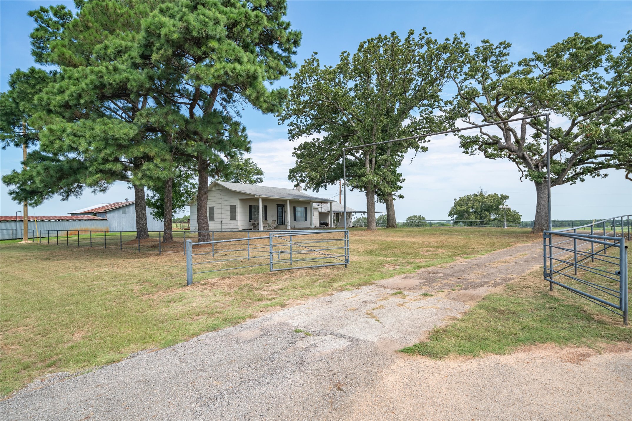 9208 FM 17, Grand Saline, Texas, 75140, United States, 5 Bedrooms Bedrooms, ,6 BathroomsBathrooms,Residential,For Sale,9208 FM 17,1317594