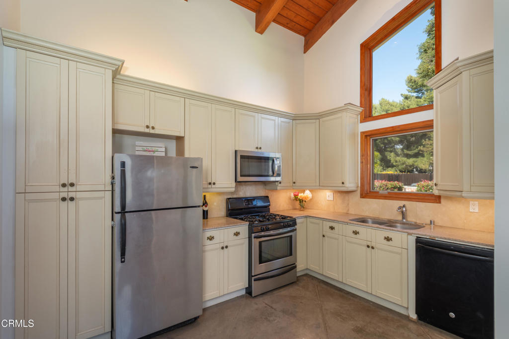 Somis, California, 93066, United States, 7 Bedrooms Bedrooms, ,1 BathroomBathrooms,Residential,For Sale,2049241