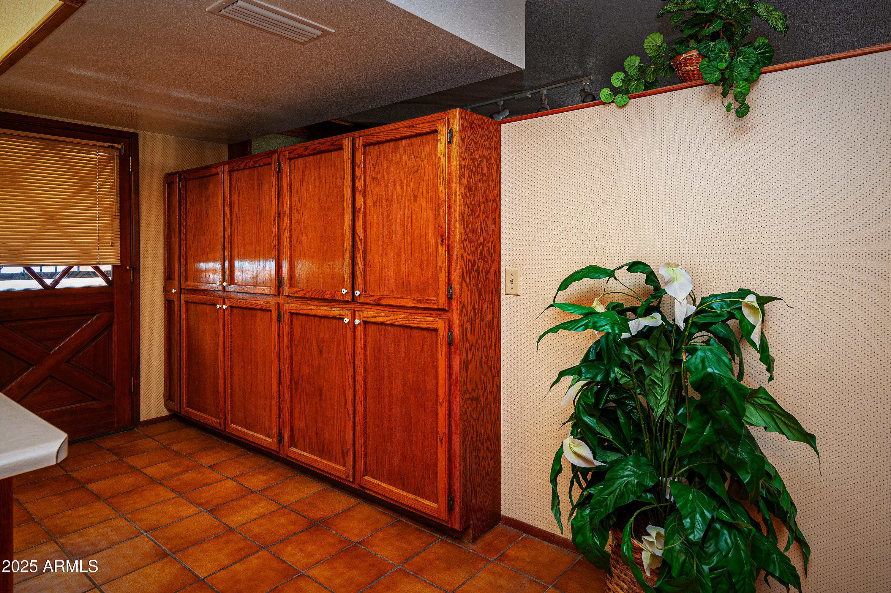 Cornville, Arizona, 86325, United States, 4 Bedrooms Bedrooms, ,3 BathroomsBathrooms,Residential,For Sale,2003408