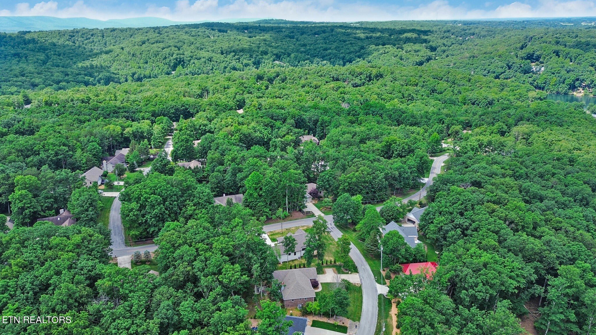 Crossville, Tennessee, 38558, United States, 3 Bedrooms Bedrooms, ,3 BathroomsBathrooms,Residential,For Sale,1998729