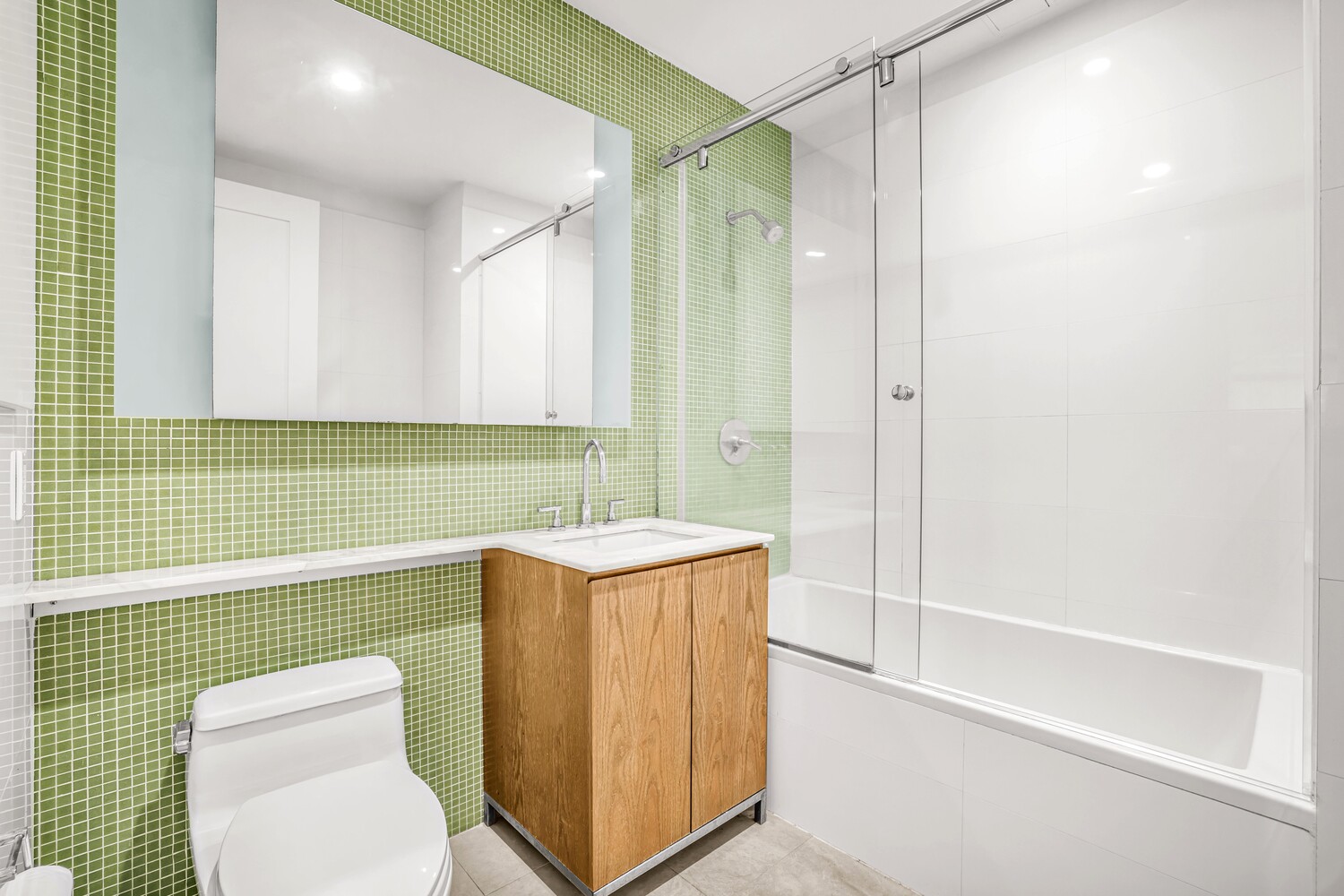 New York City, New York, 10038, United States, 1 Bedroom Bedrooms, ,1 BathroomBathrooms,Residential,For Sale,1989225