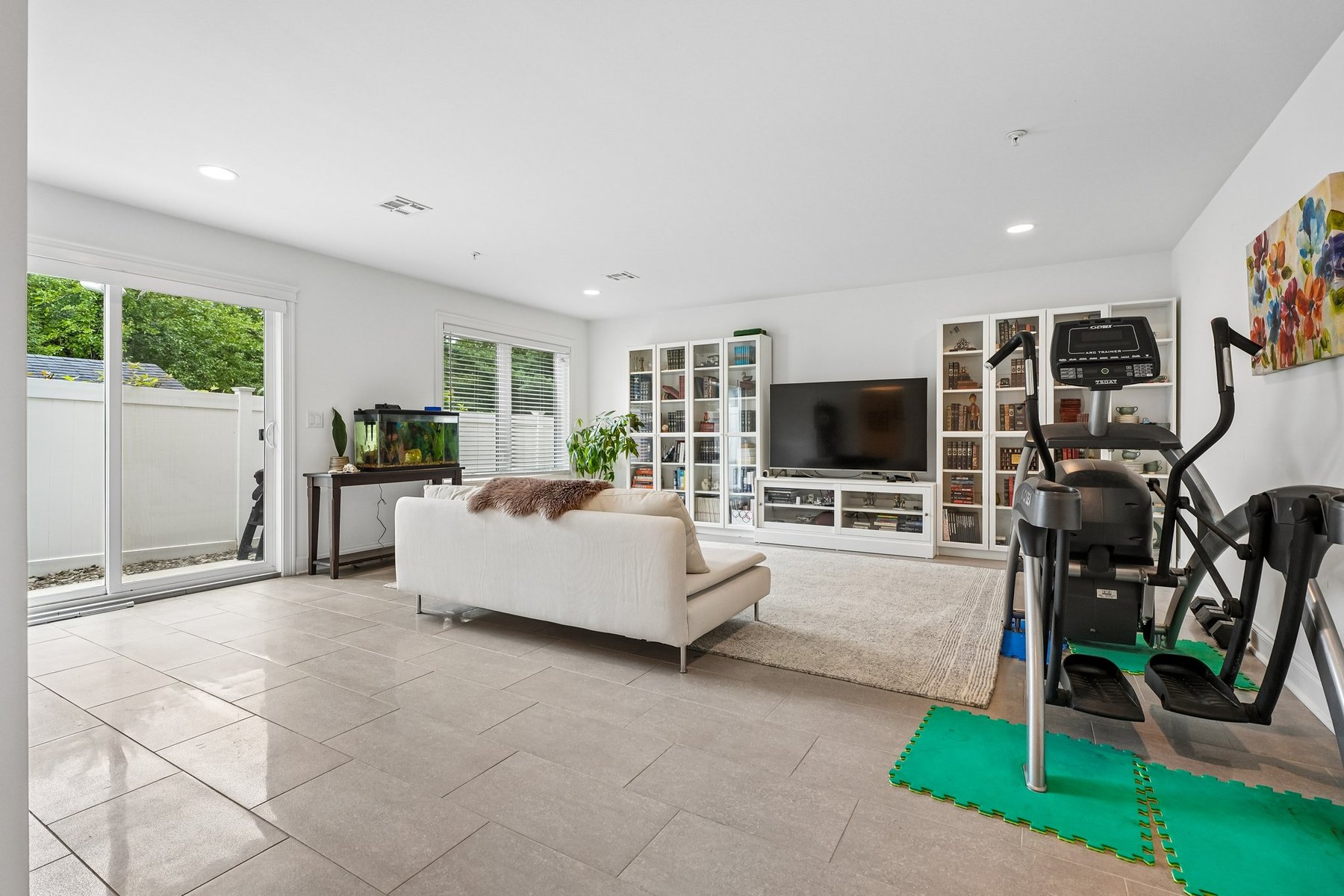  ?Steven Court Community? Meticulously Maintained Top to Bottom Townhome - 物件實景