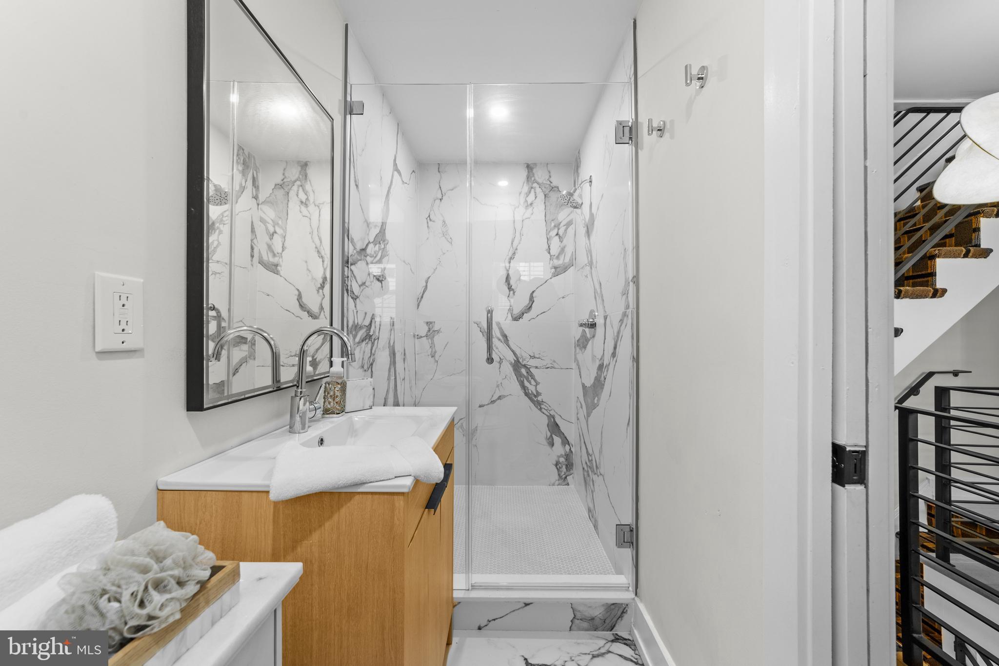 PHILADELPHIA, Pennsylvania, 19107, United States, 3 Bedrooms Bedrooms, ,3 BathroomsBathrooms,Residential,For Sale,1989862