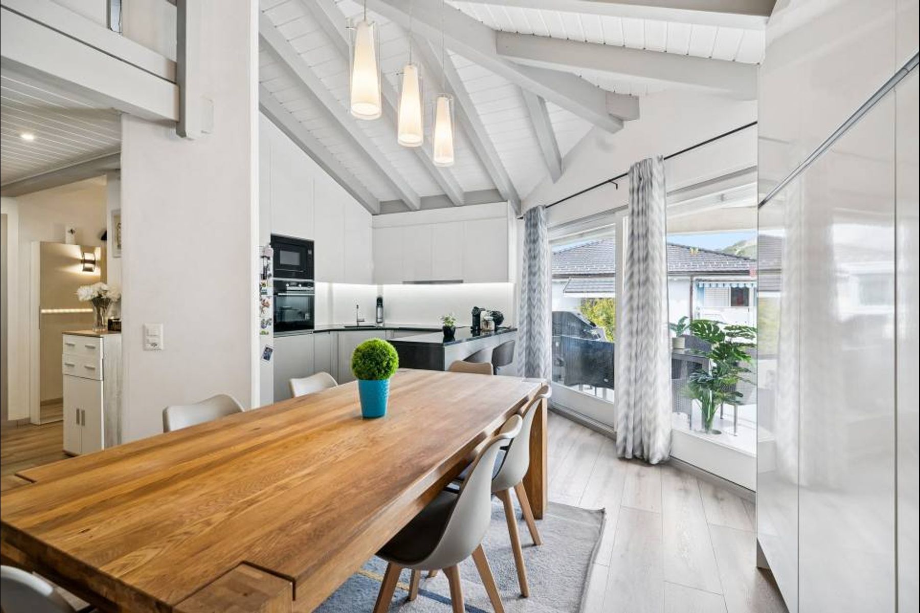  Charming renovated 4.5-room apartment with mezzanine and private garden - 物件實景
