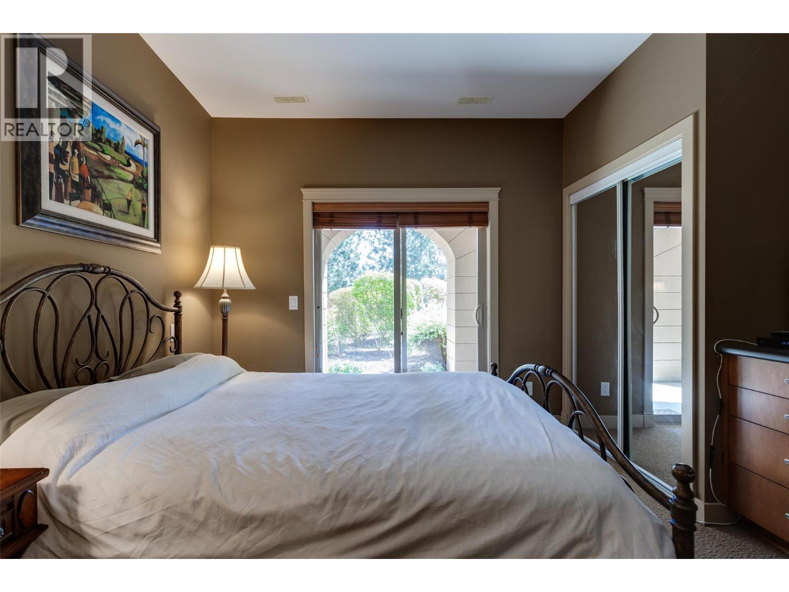 KELOWNA, British Columbia, V1V 2V9, CA, 2 Bedrooms Bedrooms, ,2 BathroomsBathrooms,Residential,For Sale,1960858