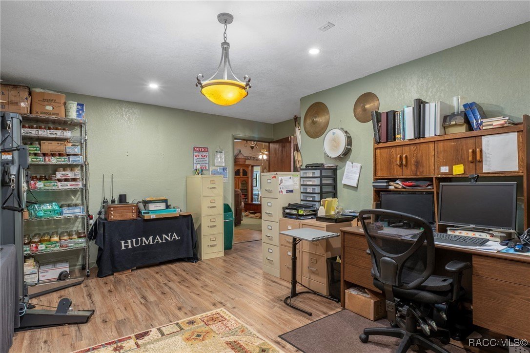 Crystal River, Florida, 34428, United States, 3 Bedrooms Bedrooms, ,2 BathroomsBathrooms,Residential,For Sale,2006221