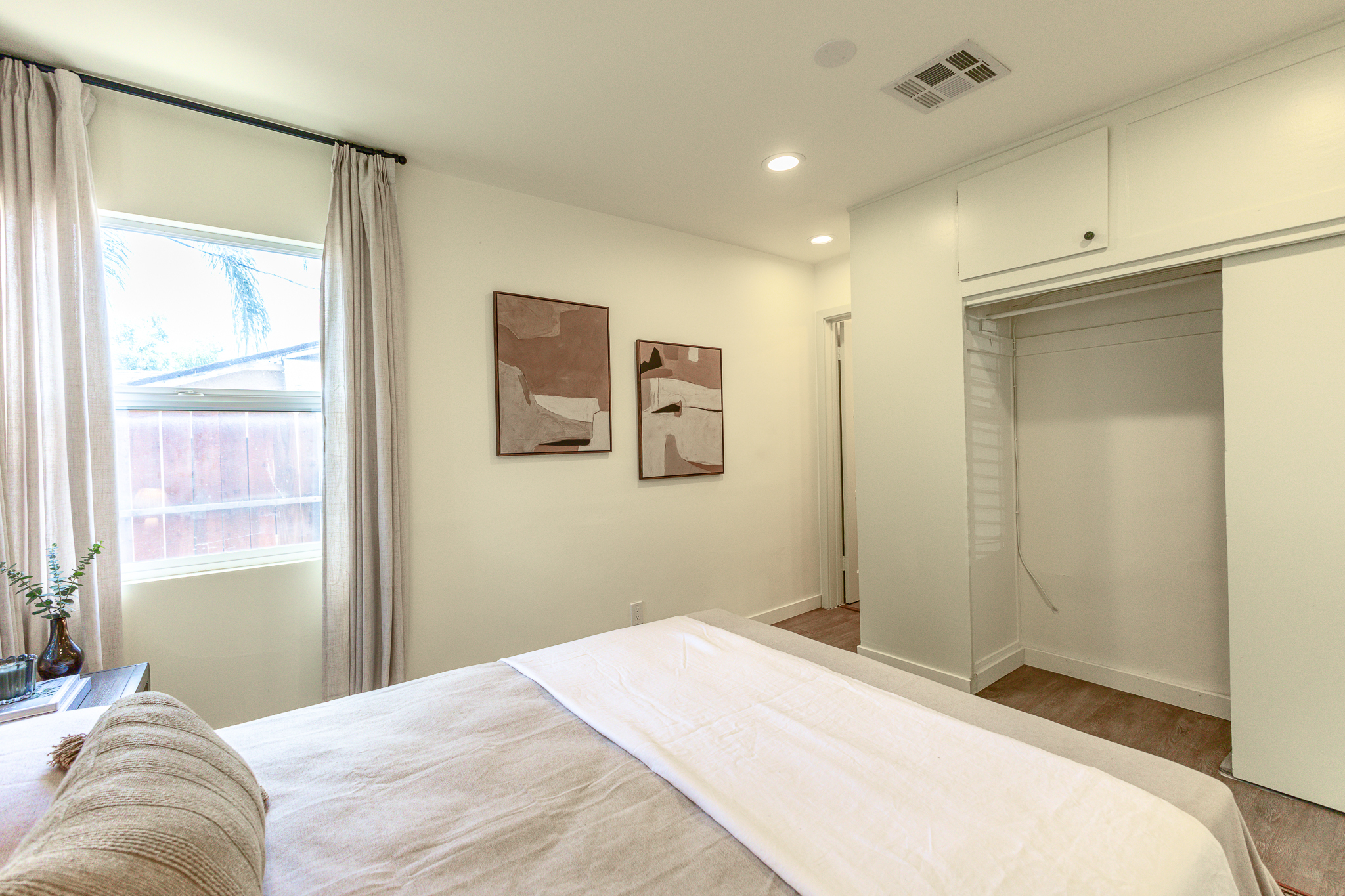  927 Pine Grove Ave - 物件實景