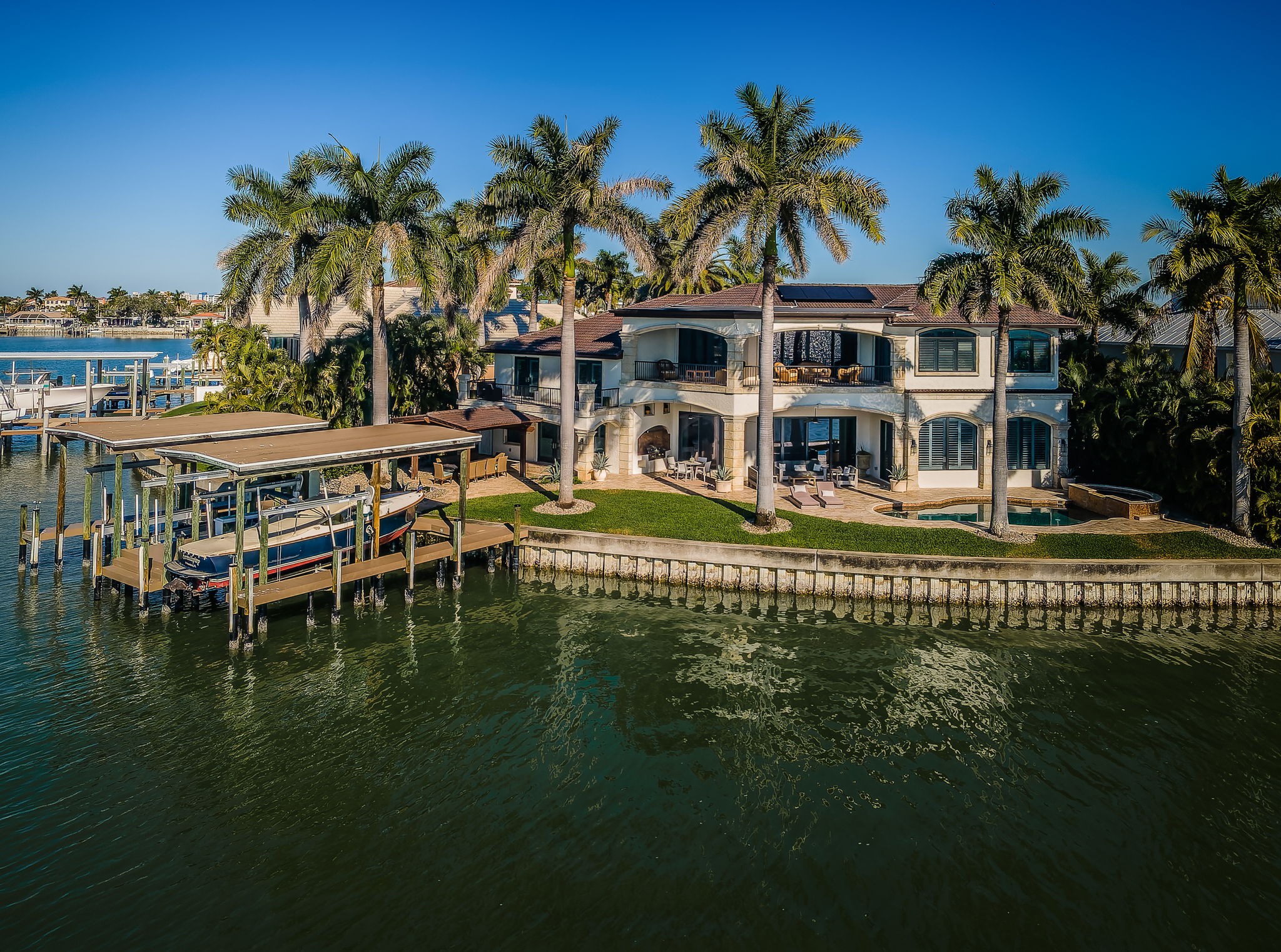 St Petersburg, Florida, 33707, United States, 5 Bedrooms Bedrooms, ,5 BathroomsBathrooms,Residential,For Sale,2007772