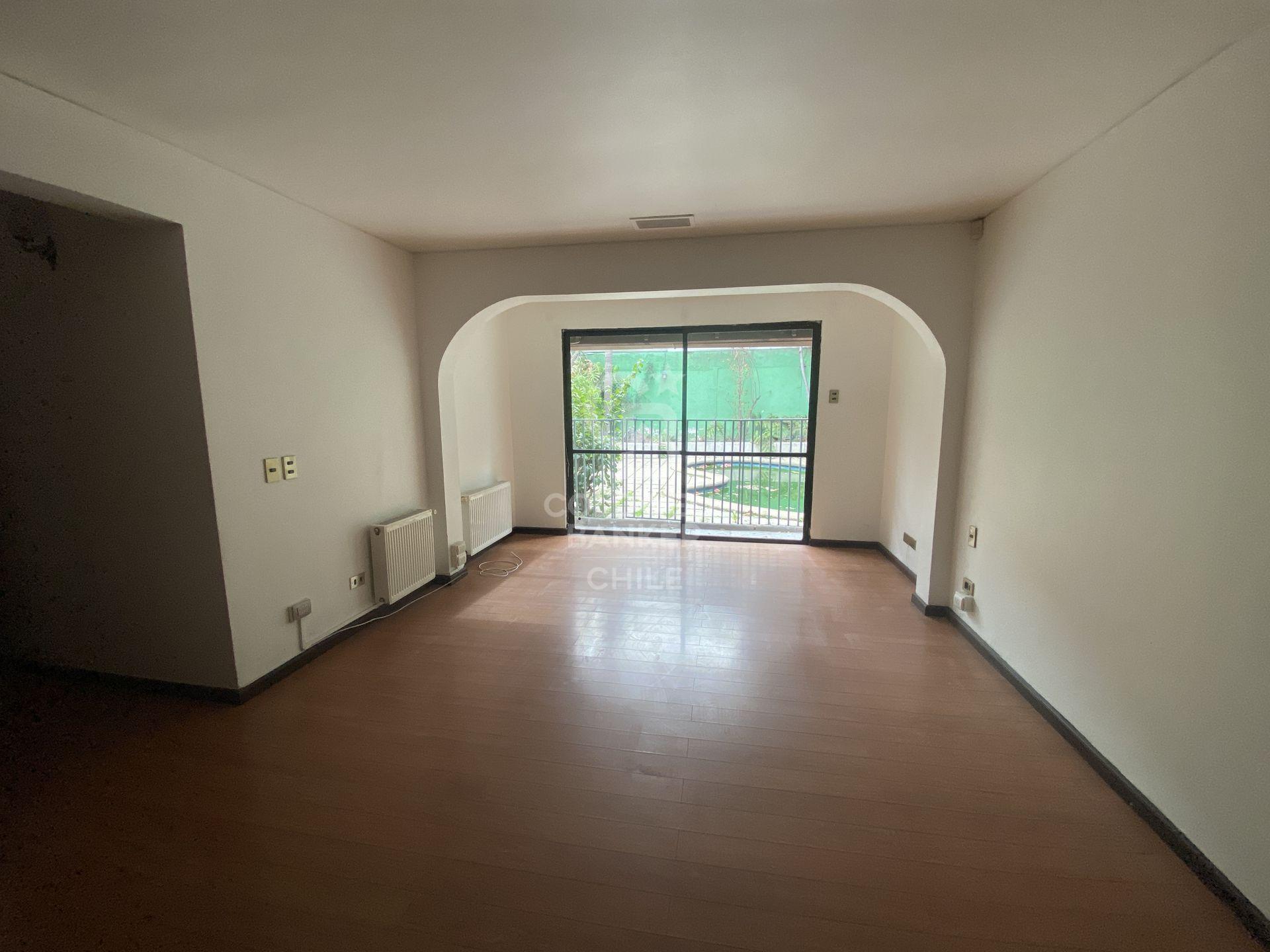 Las Condes, Chile, 5 Bedrooms Bedrooms, ,3 BathroomsBathrooms,Residential,For Sale,1906063