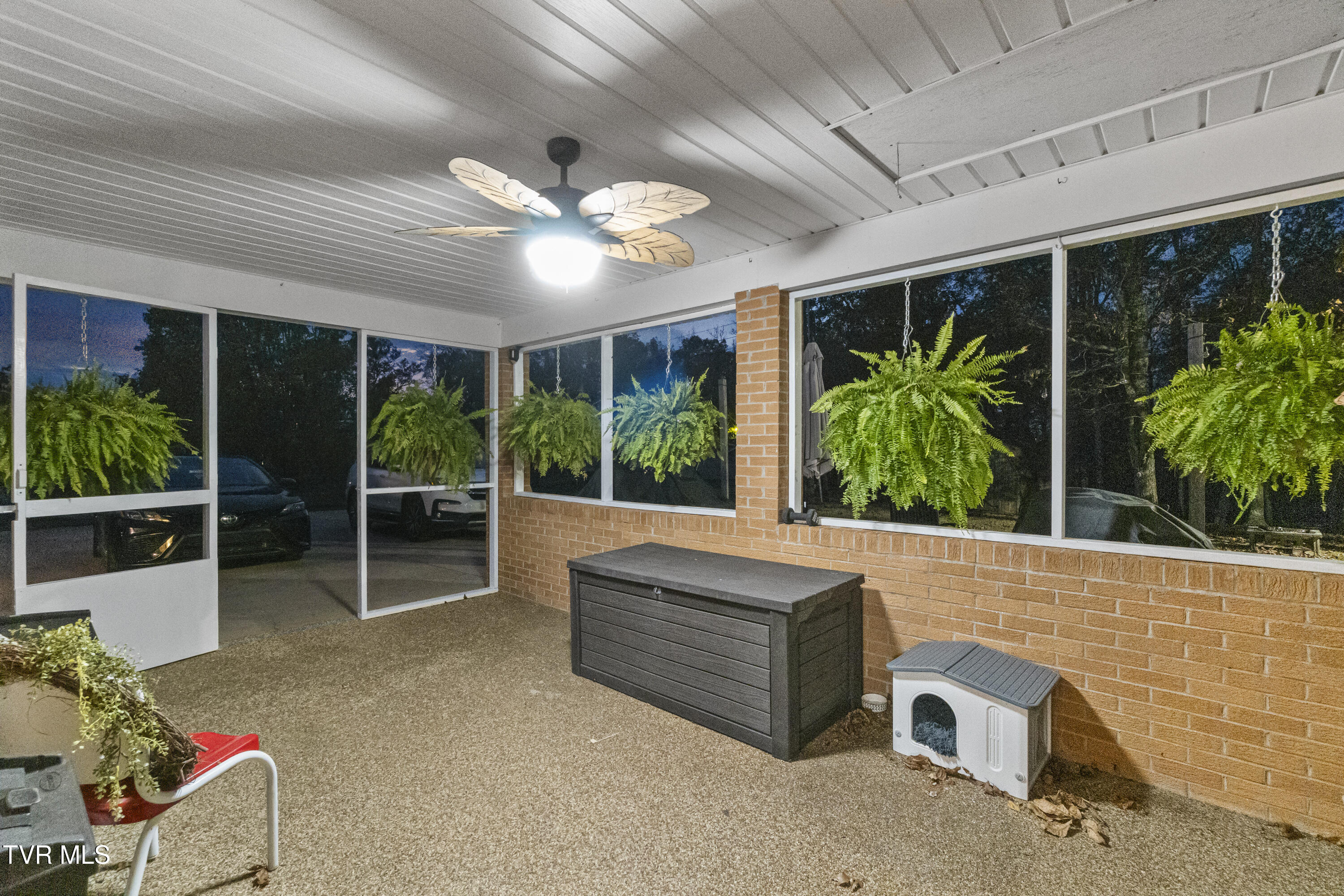 Greeneville, Tennessee, 37743, United States, 3 Bedrooms Bedrooms, ,2 BathroomsBathrooms,Residential,For Sale,1990242