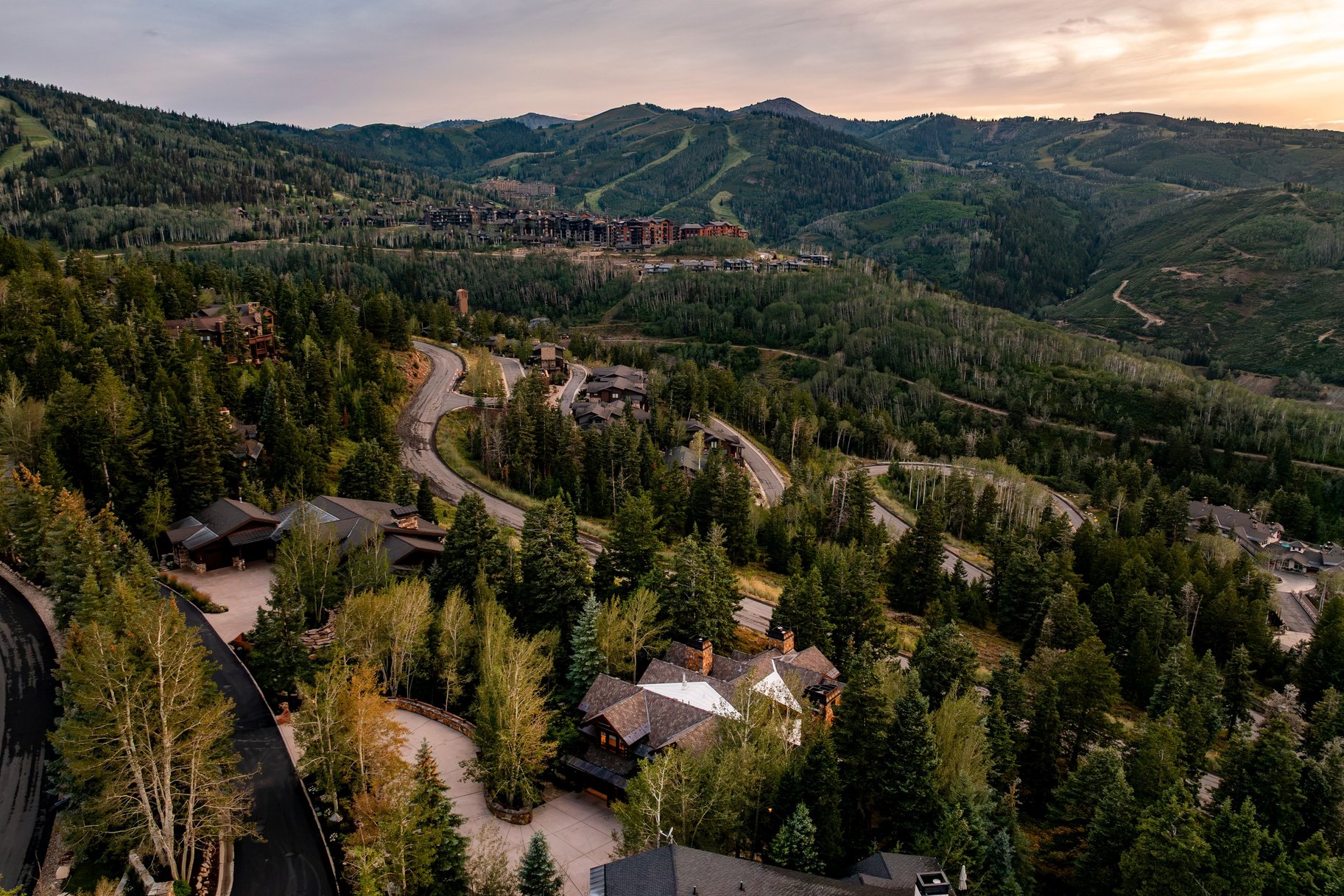  Mountain Transitional Legacy Ski Home in Gated Upper Deer Valley Community - 物件實景