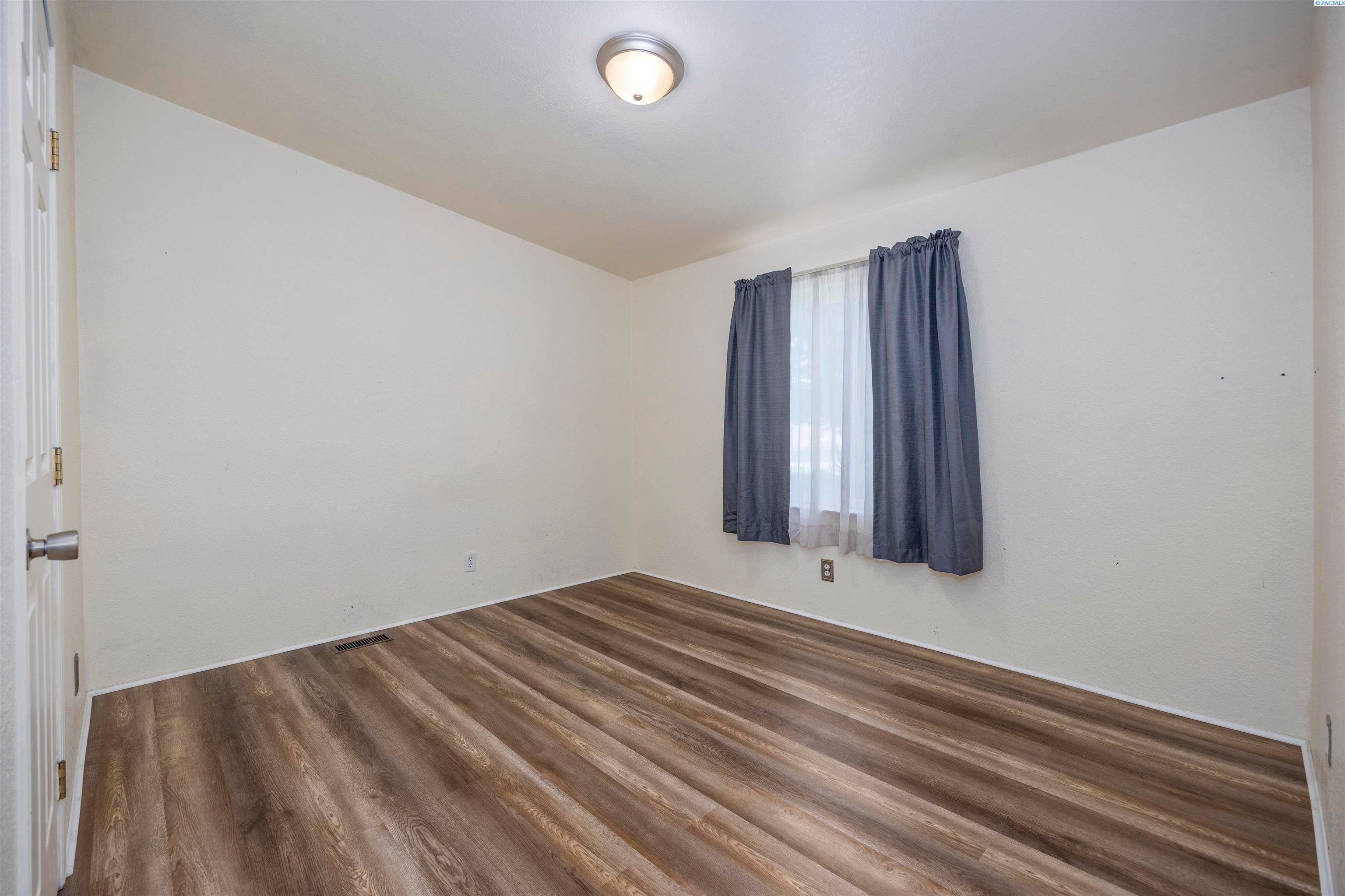 Benton City, Washington, 99320, United States, 3 Bedrooms Bedrooms, ,2 BathroomsBathrooms,Residential,For Sale,1983033