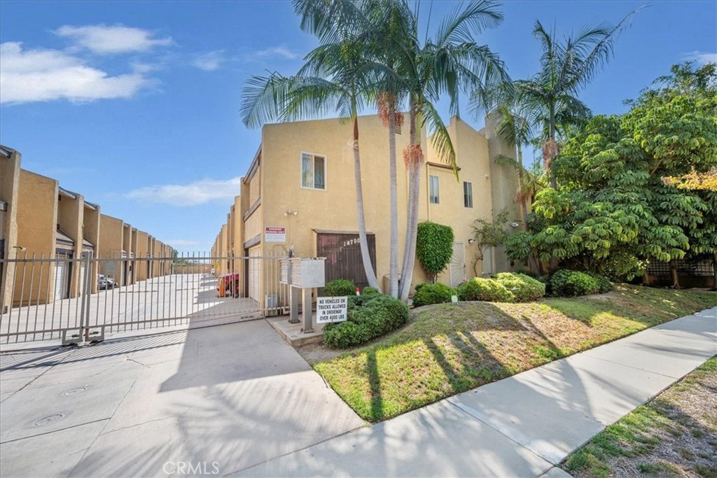 Gardena, California, 90247, United States, 2 Bedrooms Bedrooms, ,3 BathroomsBathrooms,Residential,For Sale,1927851