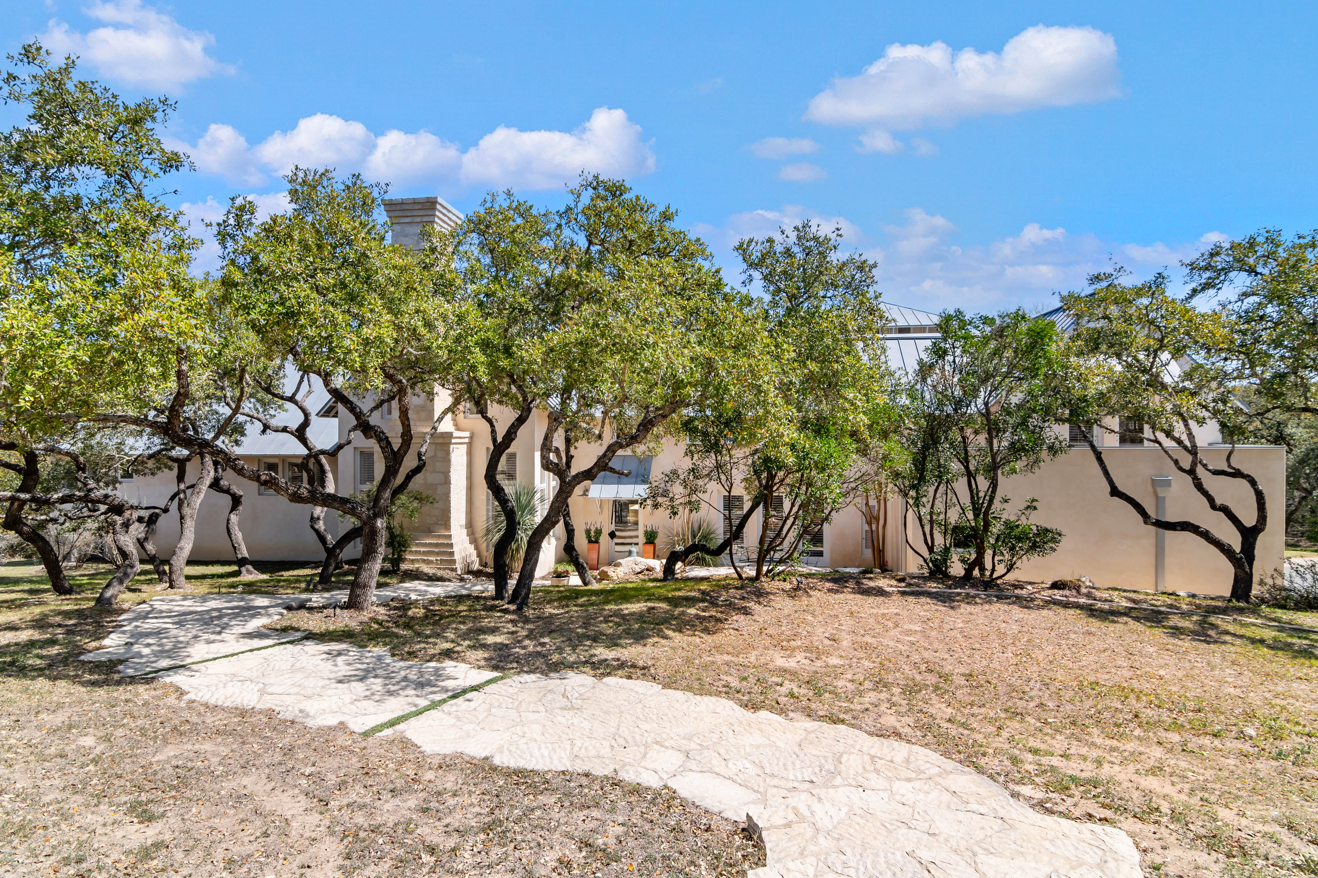  Hill Country Estate with Privacy and Presence - 物件實景