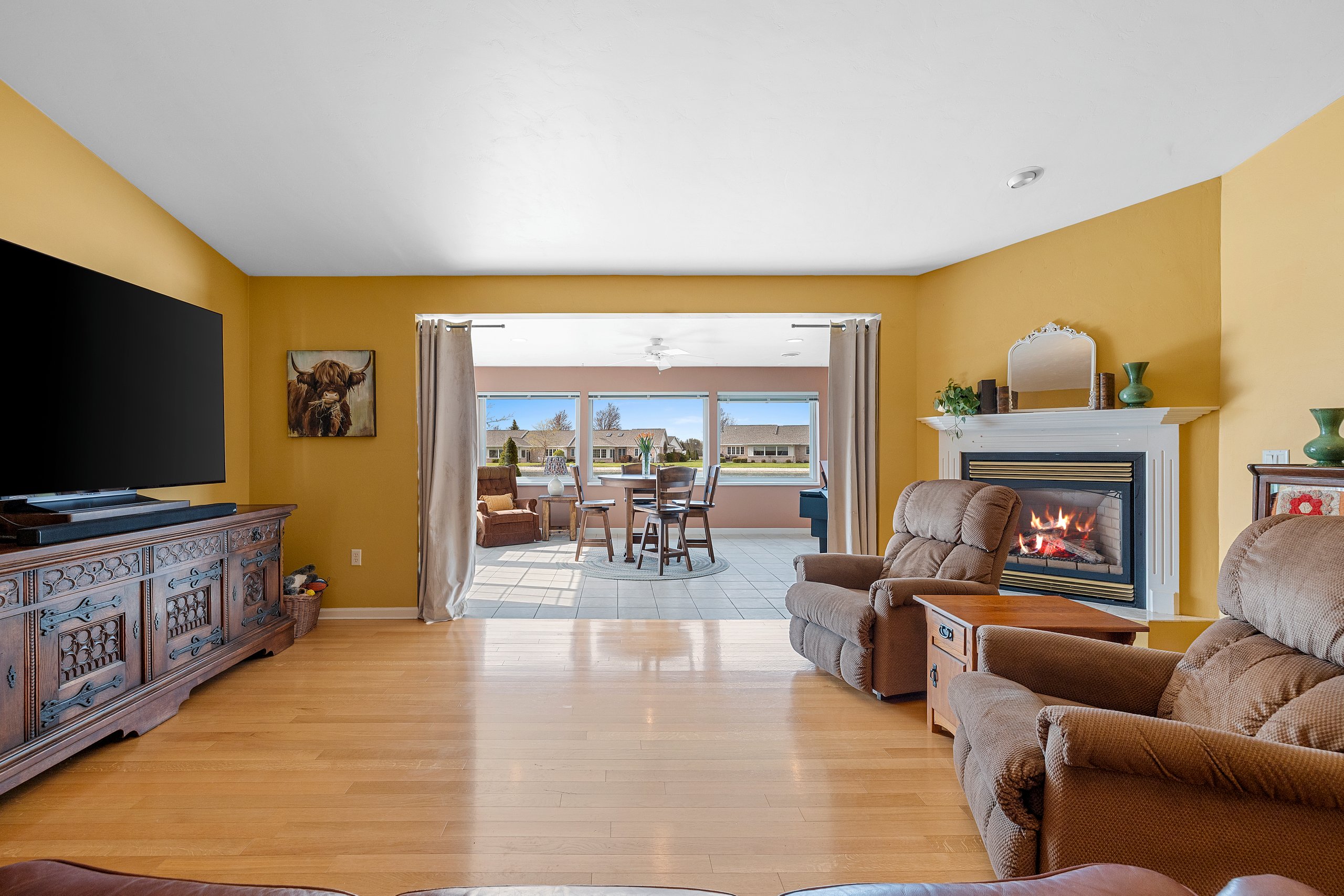  Waterfront Living at River Pines Condos - 物件實景