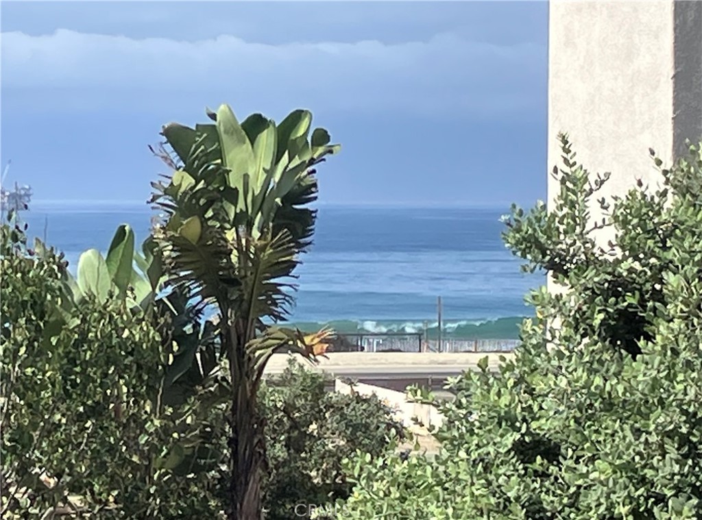 Huntington Beach, California, 92648, United States, 2 Bedrooms Bedrooms, ,3 BathroomsBathrooms,Residential,For Sale,1992033