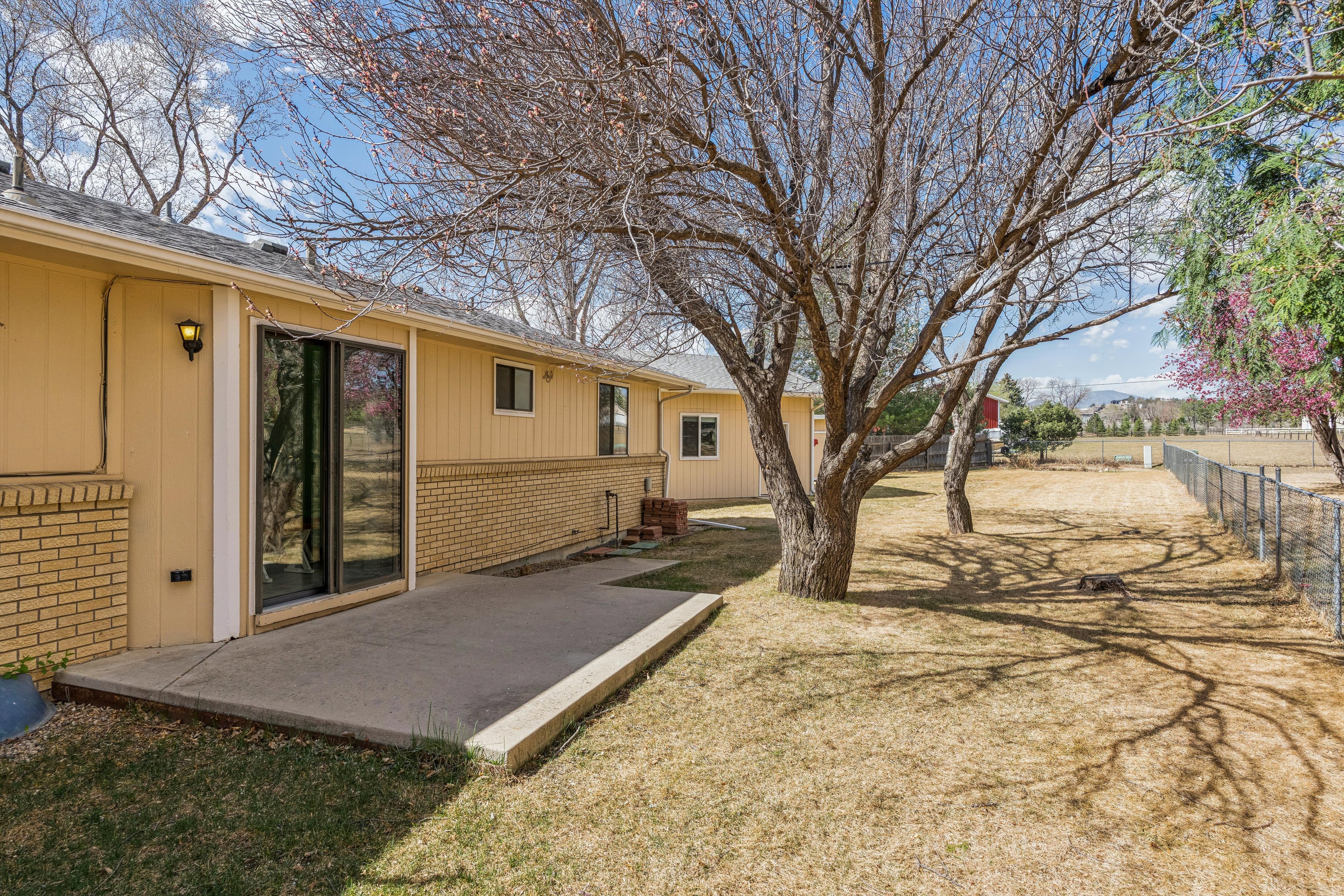  Rare Loveland 3 Bed, 3 Bath Ranch With Full Finished Basement - 物件實景