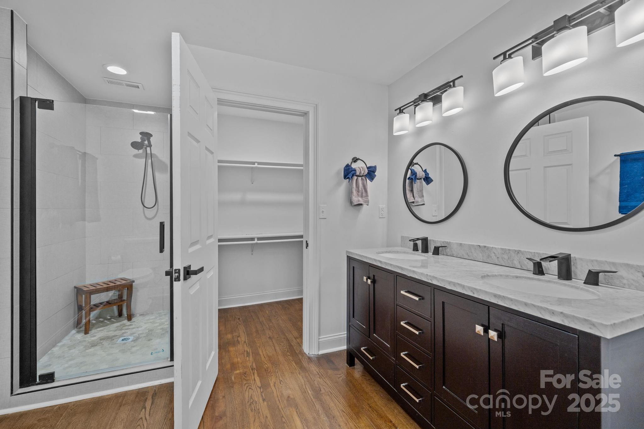 Charlotte, North Carolina, 28205, United States, 2 Bedrooms Bedrooms, ,2 BathroomsBathrooms,Residential,For Sale,1987651