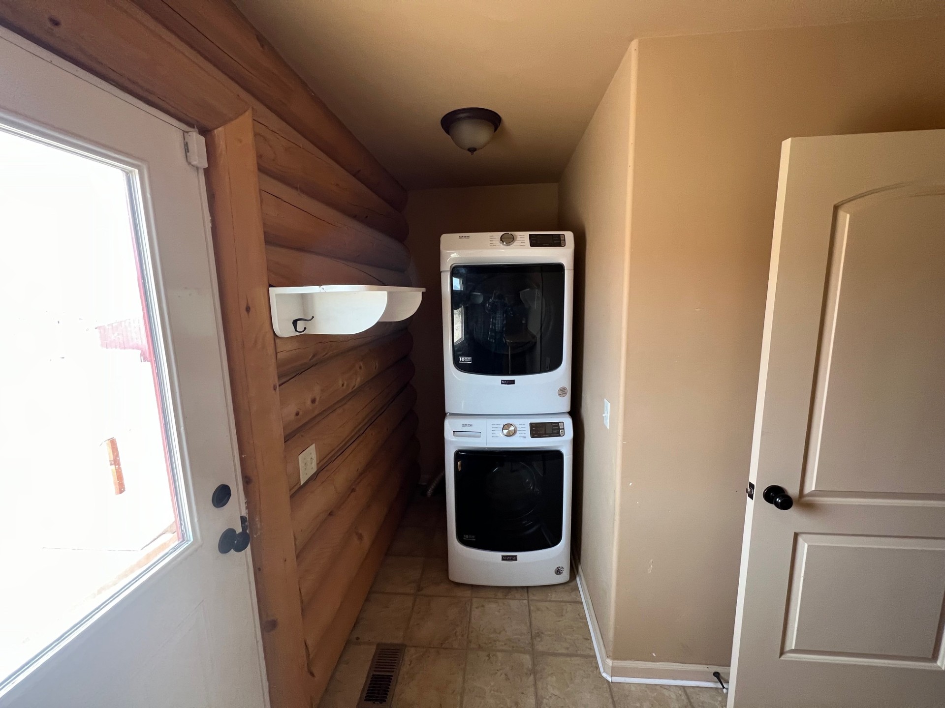 Panguitch, Utah, 84759, United States, 1 Bedroom Bedrooms, ,2 BathroomsBathrooms,Residential,For Sale,1839948