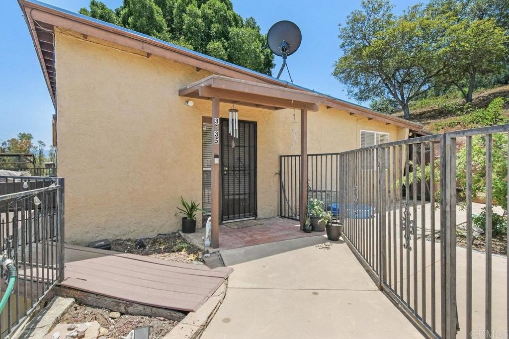Spring Valley, California, 91977, United States, 2 Bedrooms Bedrooms, ,1 BathroomBathrooms,Residential,For Sale,1877112