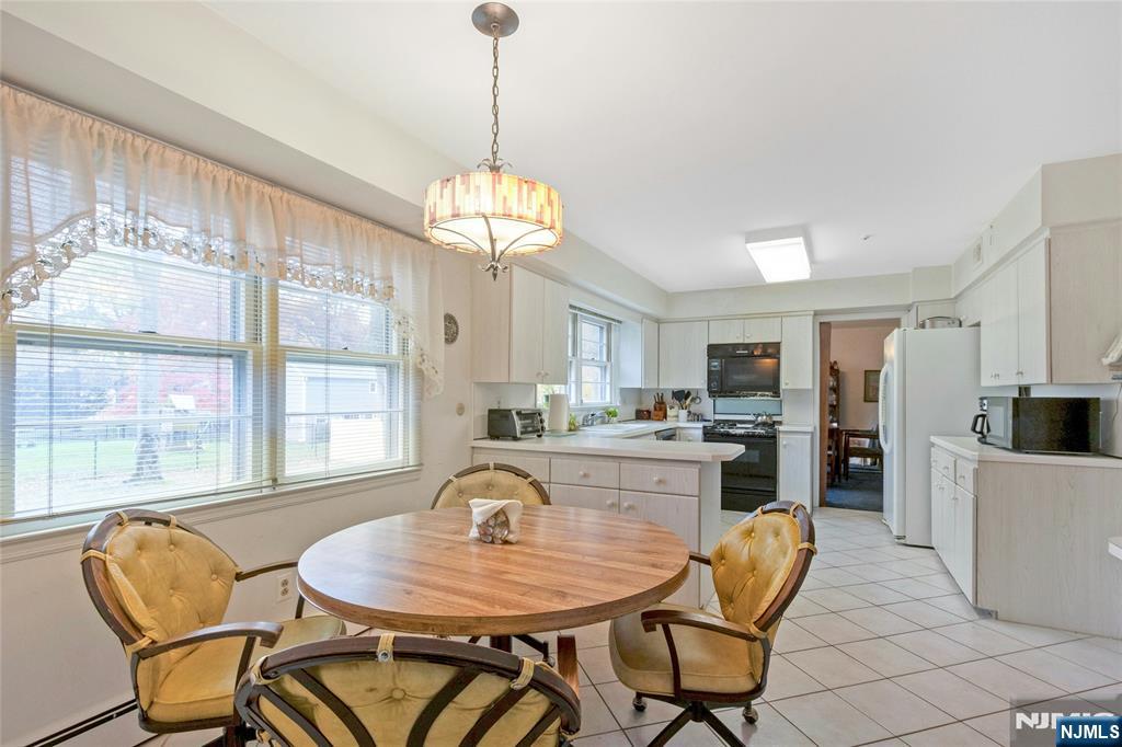 River Vale, New Jersey, 07675, United States, 4 Bedrooms Bedrooms, ,3 BathroomsBathrooms,Residential,For Sale,1987522