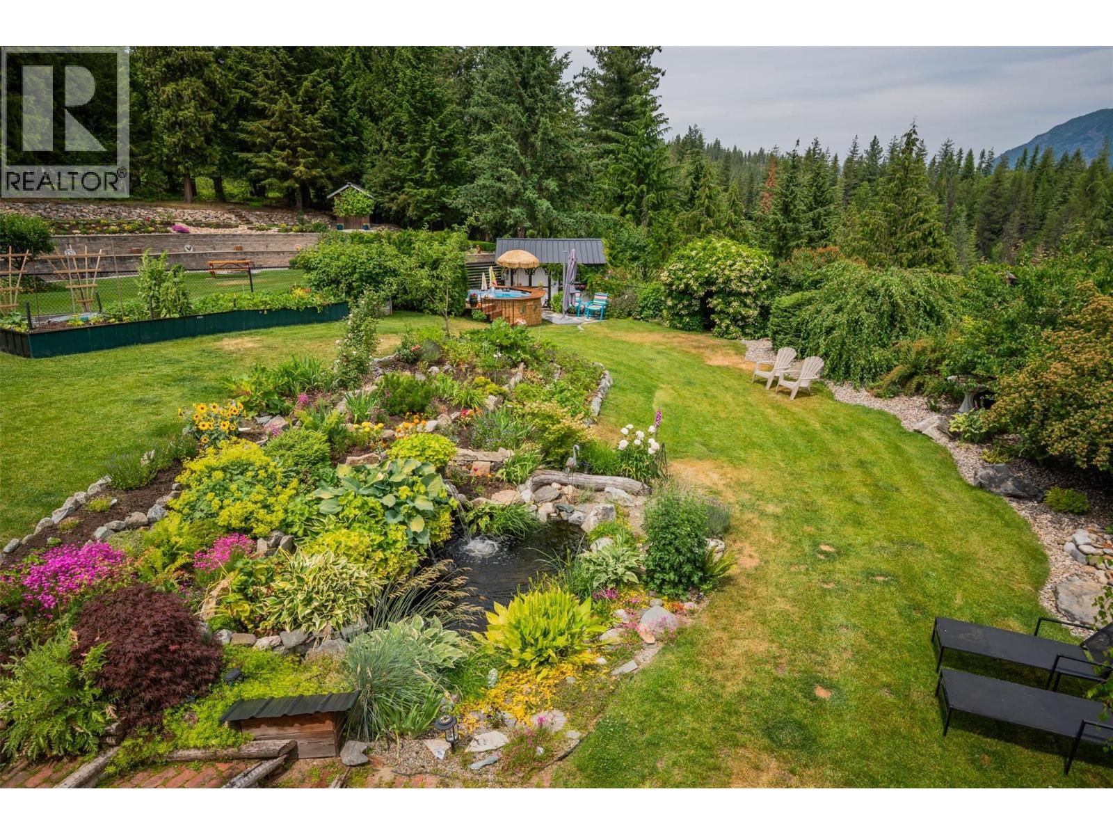 CASTLEGAR, British Columbia, V1N 3Z1, CA, 5 Bedrooms Bedrooms, ,3 BathroomsBathrooms,Residential,For Sale,1918005