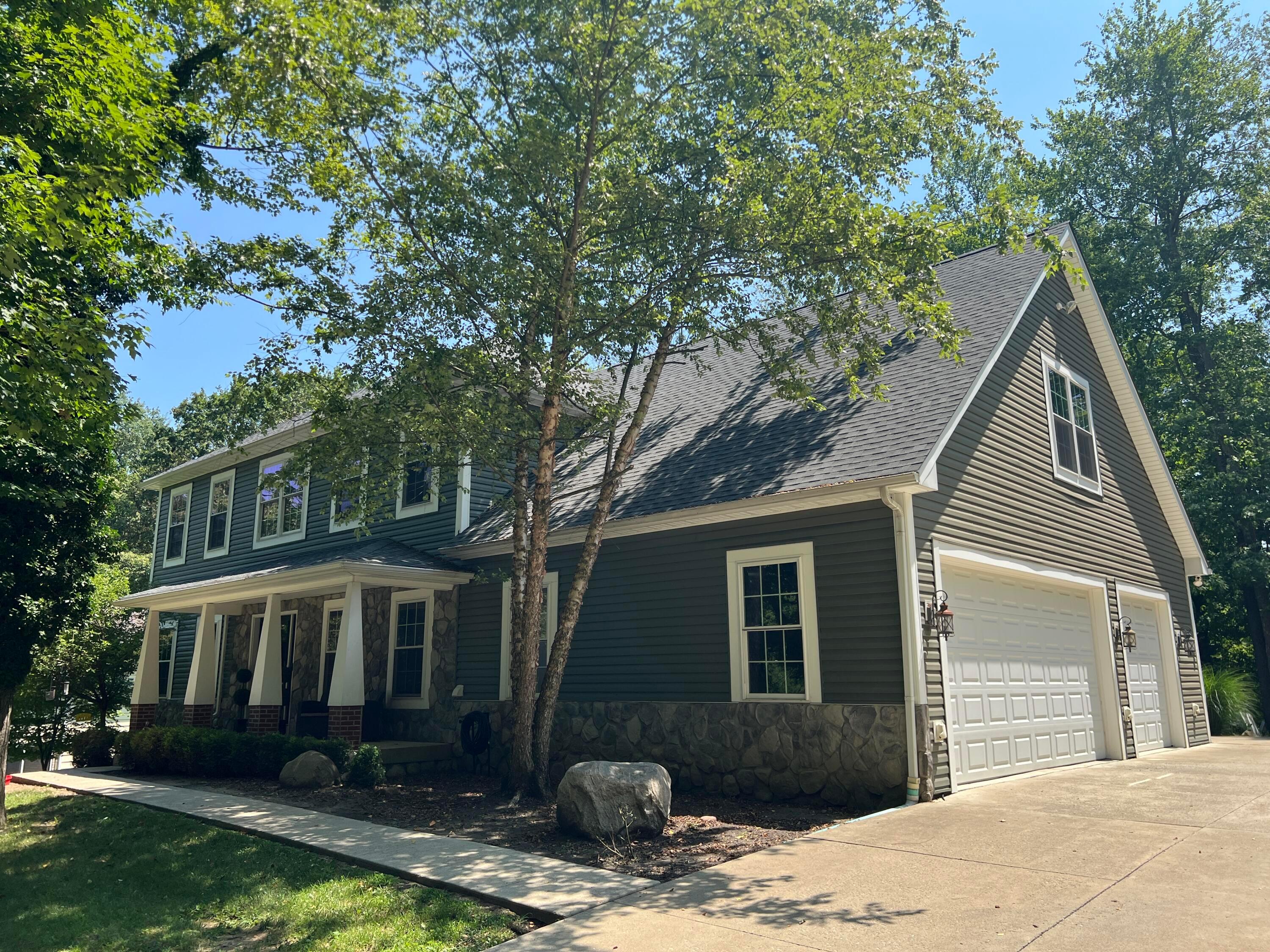 Newark, Ohio, 43055, United States, 4 Bedrooms Bedrooms, ,3 BathroomsBathrooms,Residential,For Sale,1928716