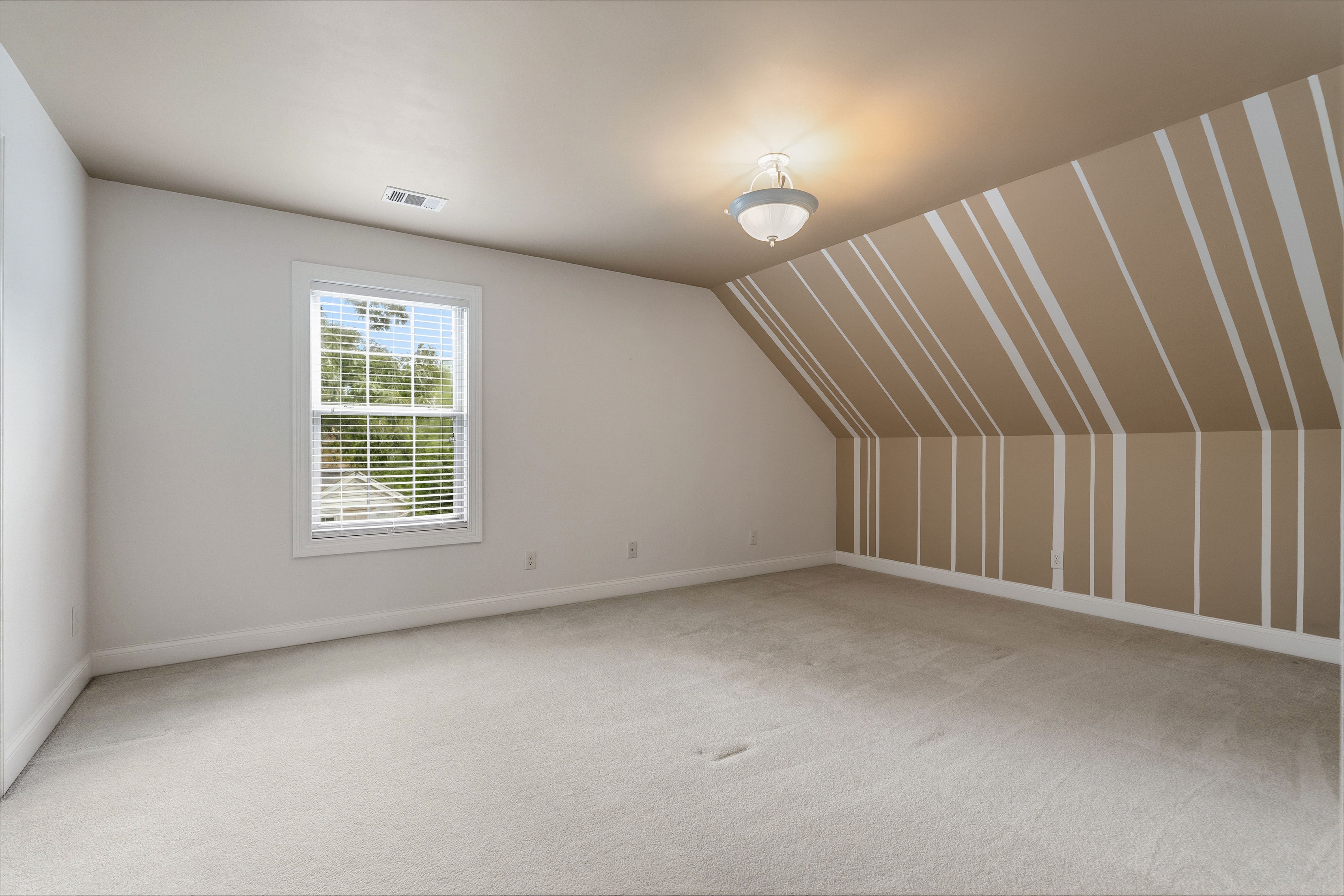  4713 Lyons View Pike, Knoxville, TN 37919 - 物件實景