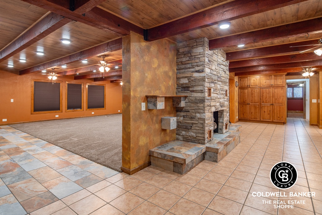 Garden City, Kansas, 67846, United States, 4 Bedrooms Bedrooms, ,Residential,For Sale,2003039