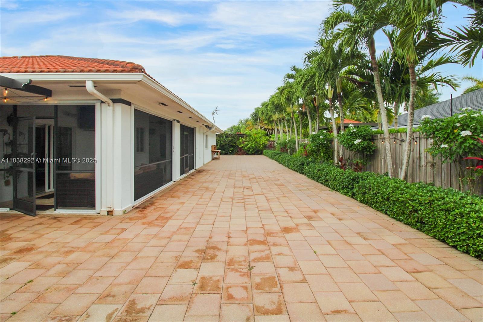 Miami, Florida, 33187, United States, 4 Bedrooms Bedrooms, ,3 BathroomsBathrooms,Residential,For Sale,1900896