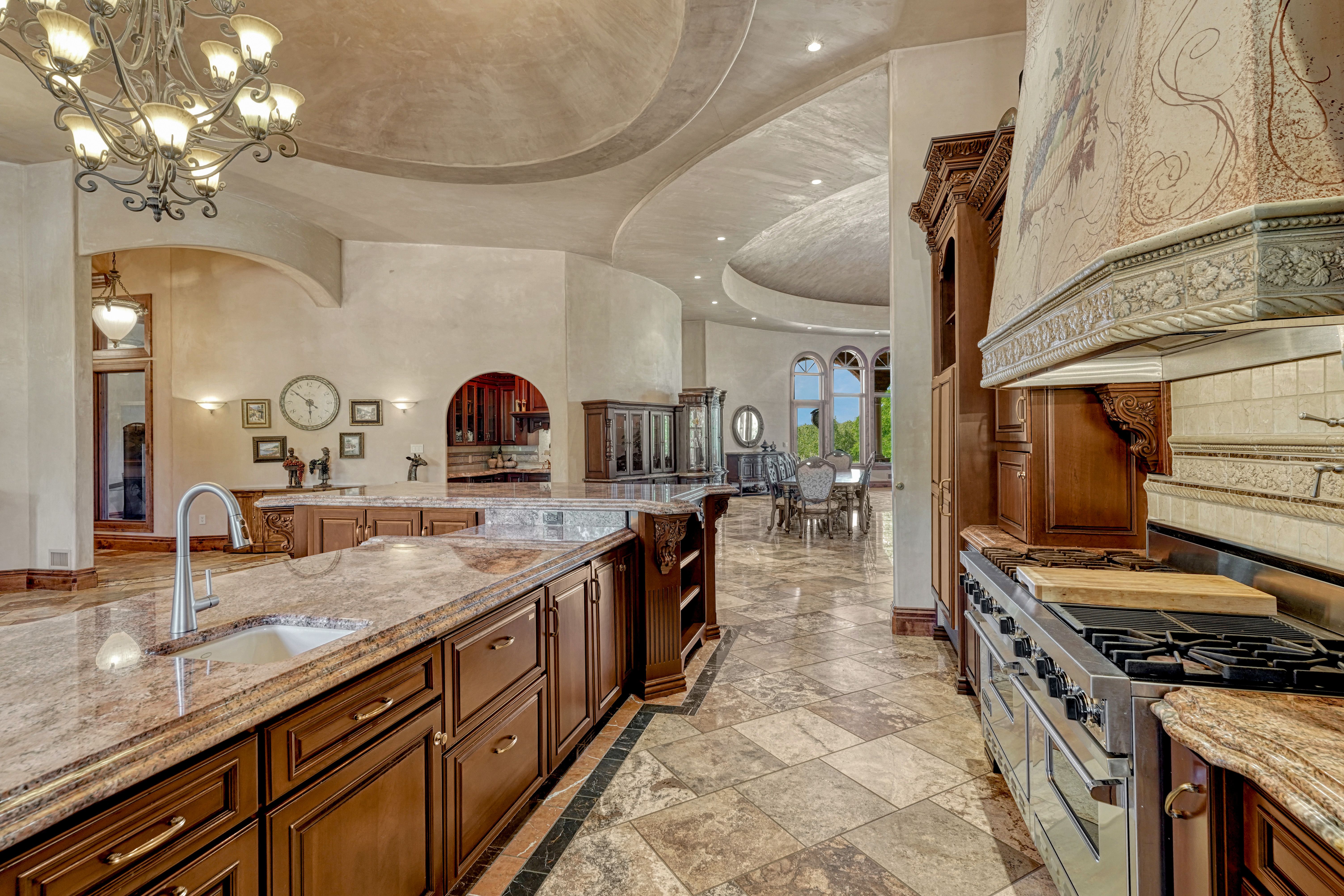  Extraordinary Estate on Pueblo